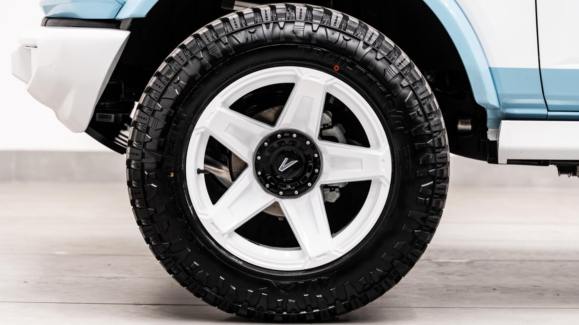 2026 FORD BRONCO 4X4 in Baby Blue, photo 42 of 52