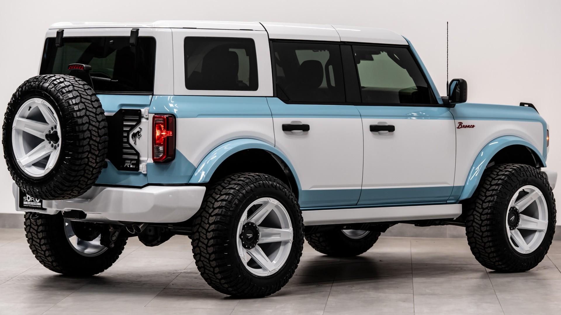 2026 FORD BRONCO 4X4 in Baby Blue, photo 9 of 52