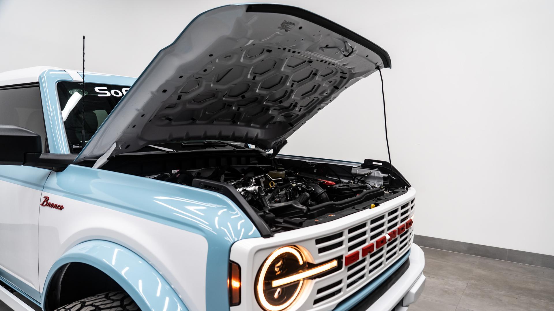 2026 FORD BRONCO 4X4 in Baby Blue, photo 48 of 52