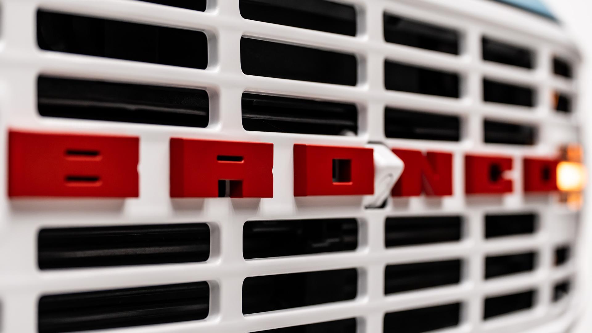 2026 FORD BRONCO 4X4 in Baby Blue, photo 49 of 52