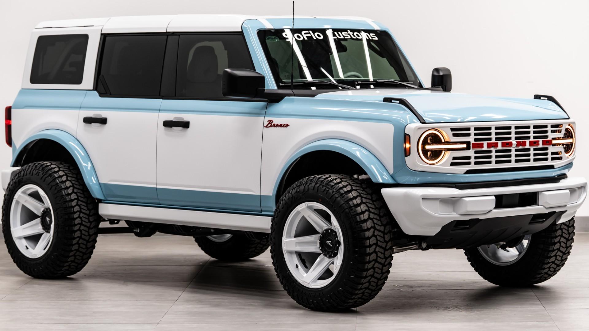 2026 FORD BRONCO 4X4 in Baby Blue, photo 7 of 52