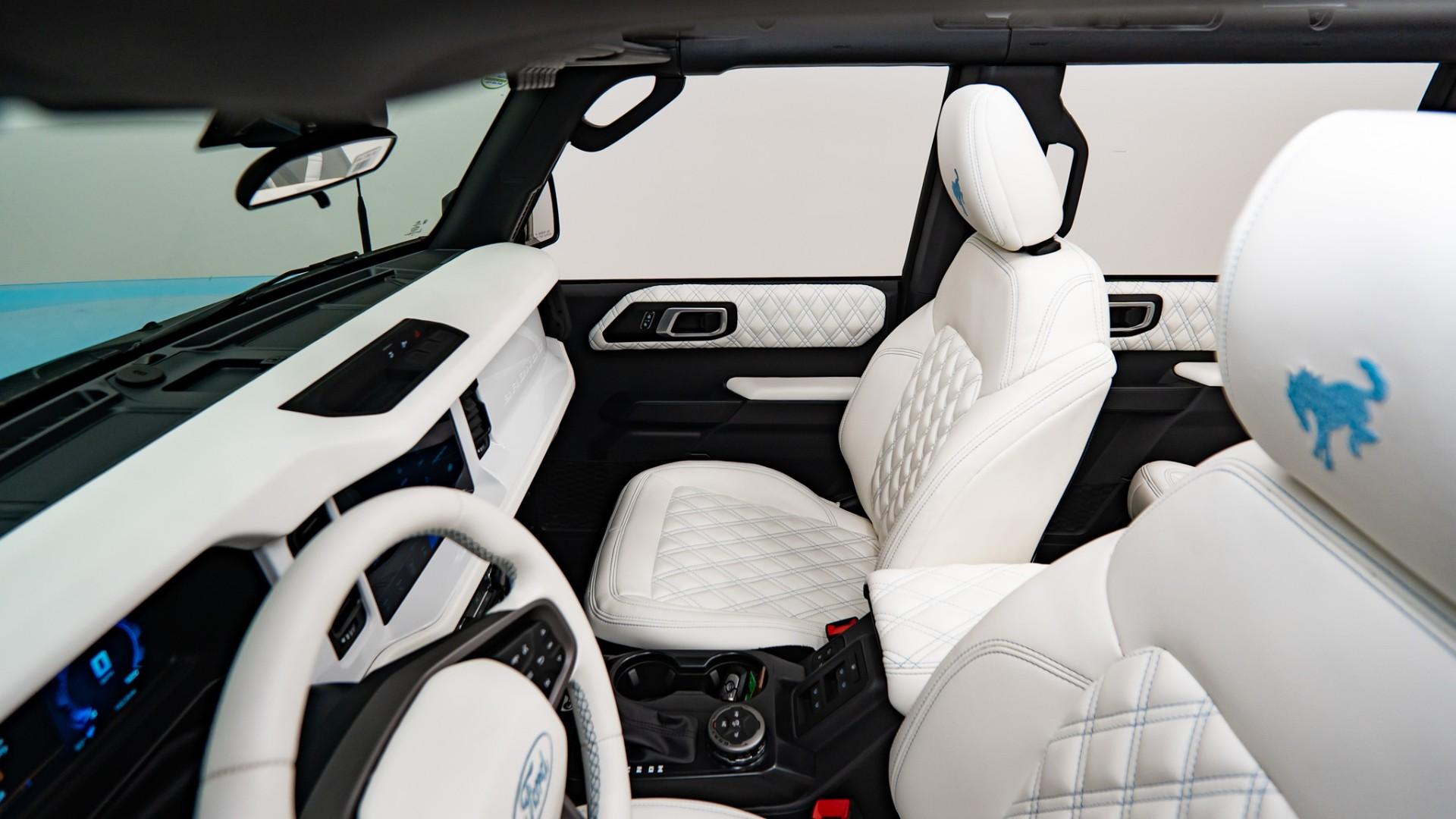 2026 FORD BRONCO in Baby Blue, photo 17 of 33