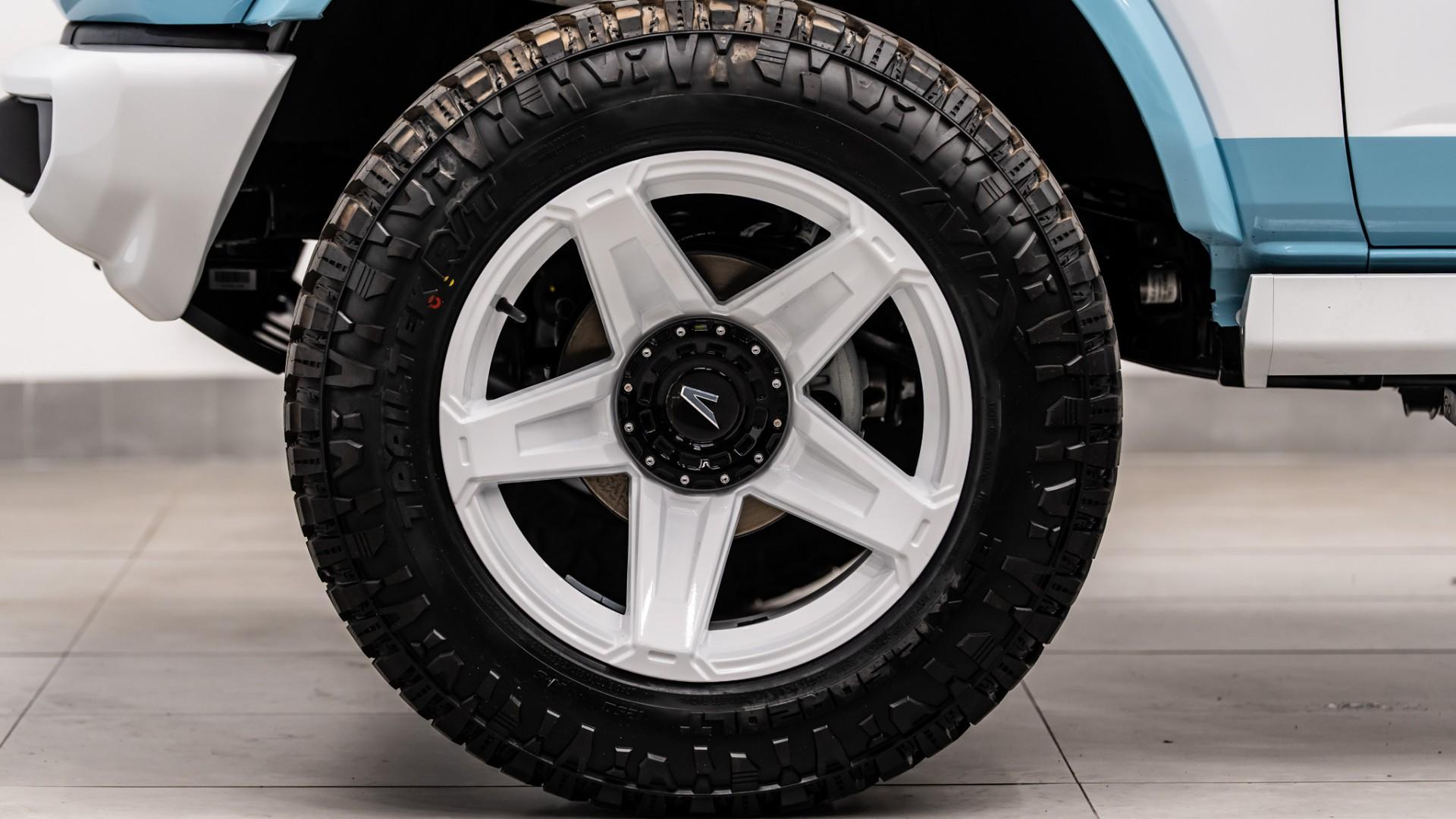 2026 FORD BRONCO in Baby Blue, photo 29 of 33