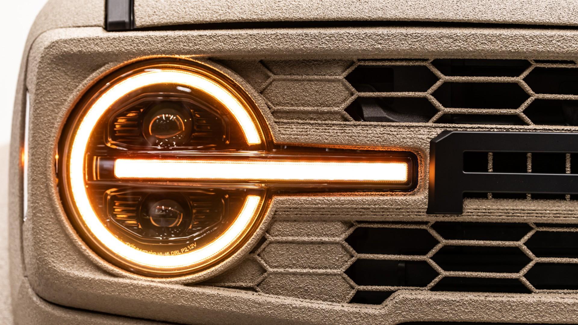 2025 FORD BRONCO in Tan, photo 23 of 53