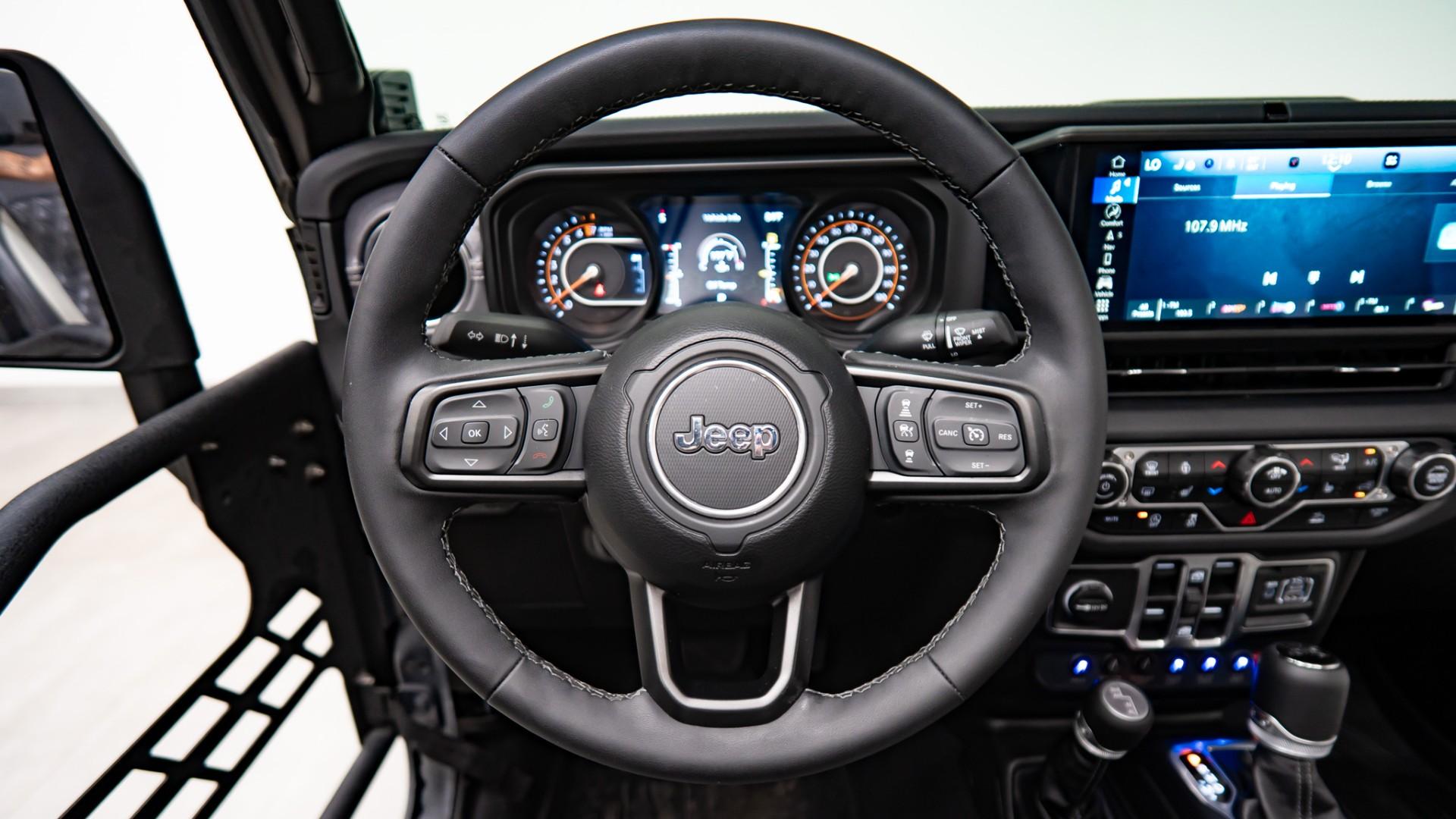 2025 JEEP GLADIATOR 4X4 in Gray, photo 18 of 60
