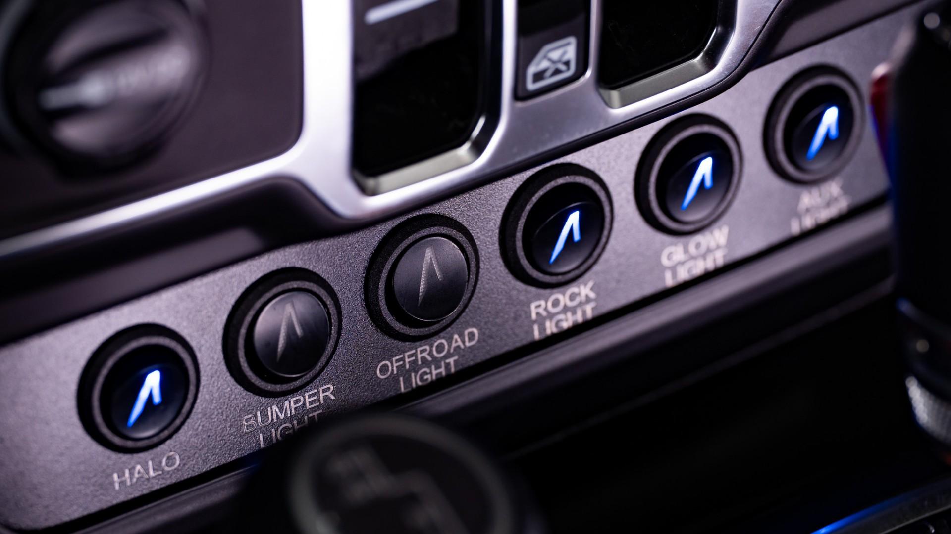 2026 JEEP GLADIATOR in Tan, photo 51 of 53
