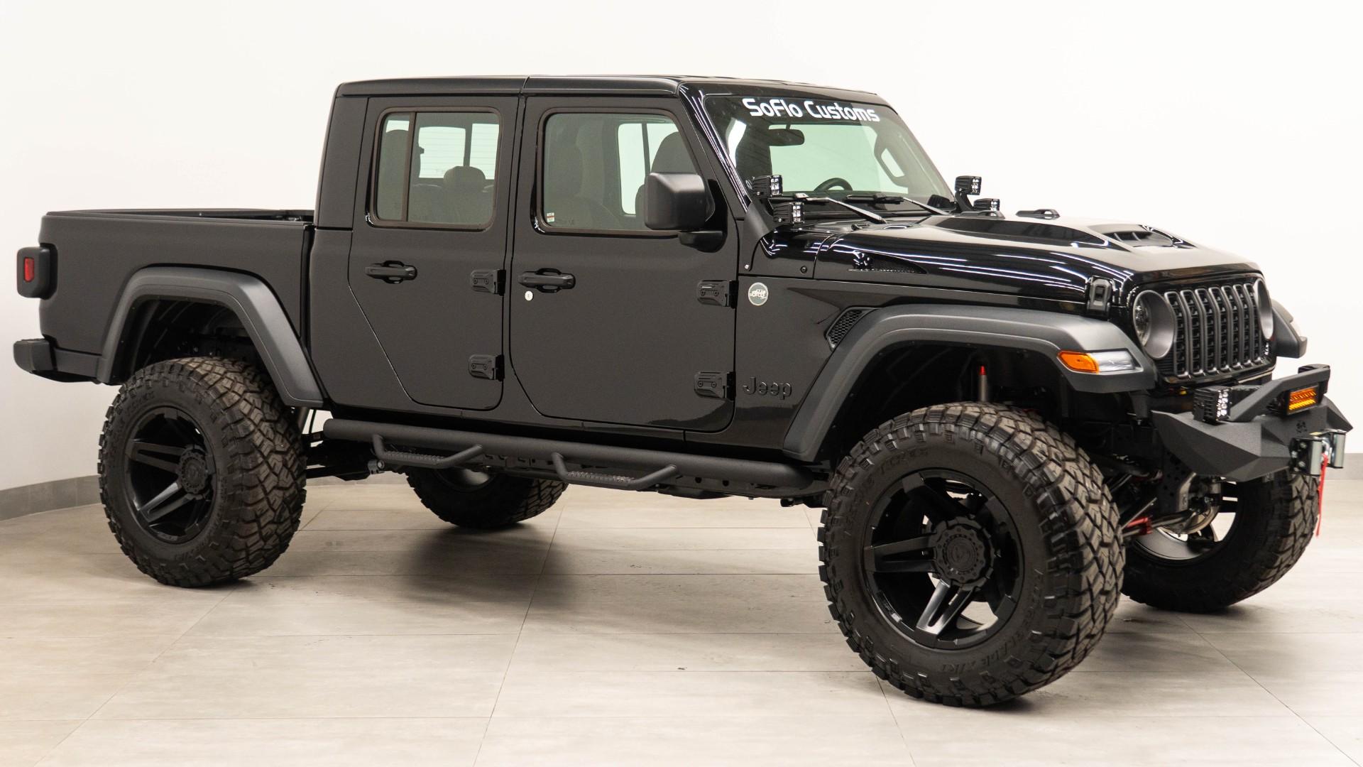2026 JEEP GLADIATOR in Black, photo 5 of 54