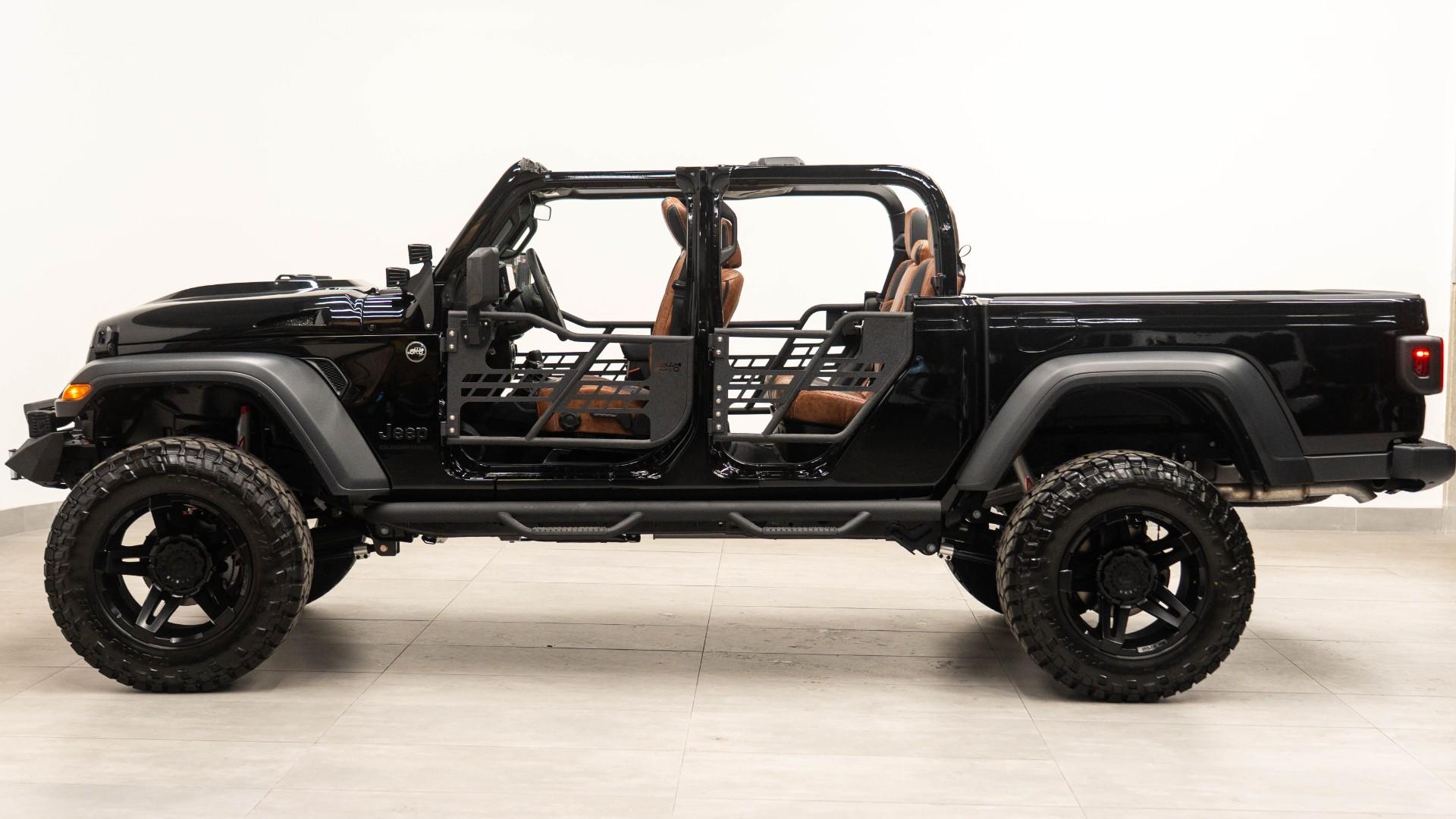 2026 JEEP GLADIATOR in Black, photo 18 of 54