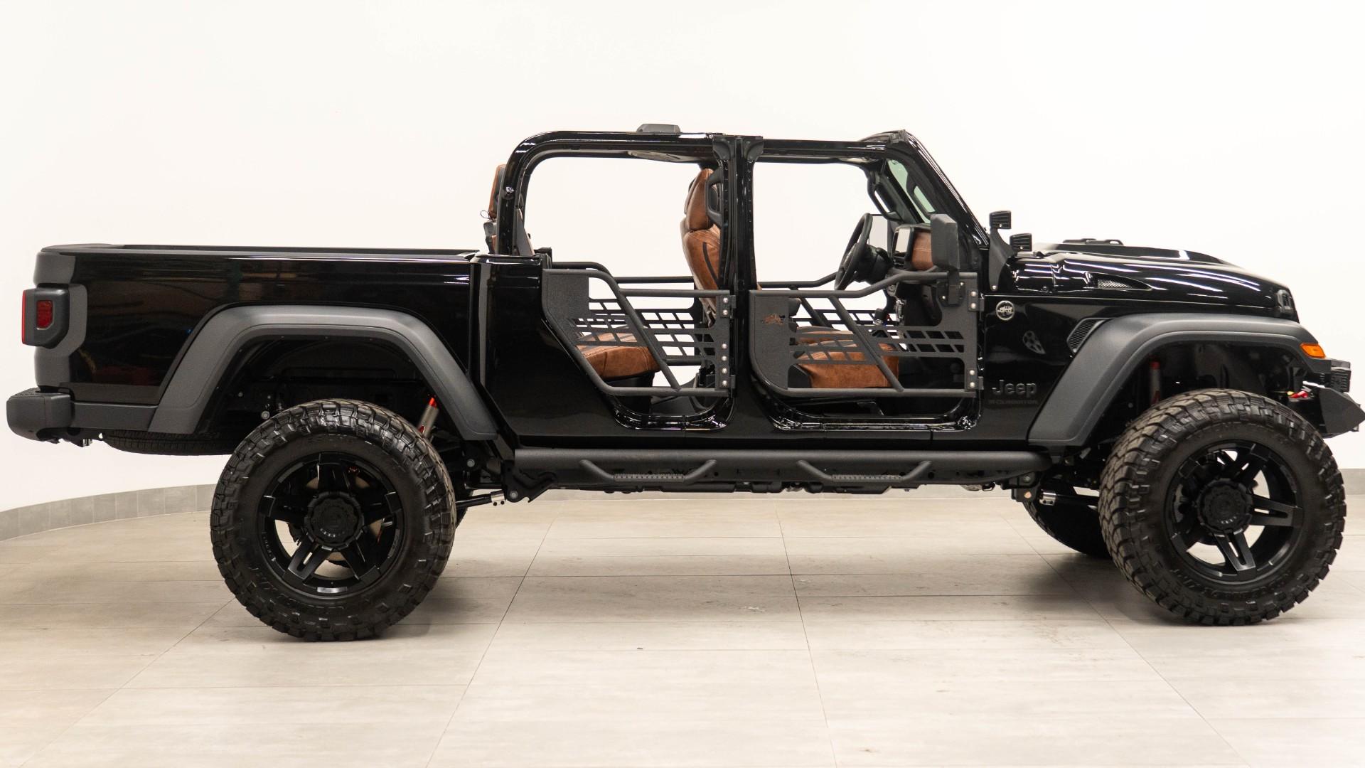 2026 JEEP GLADIATOR in Black, photo 14 of 54