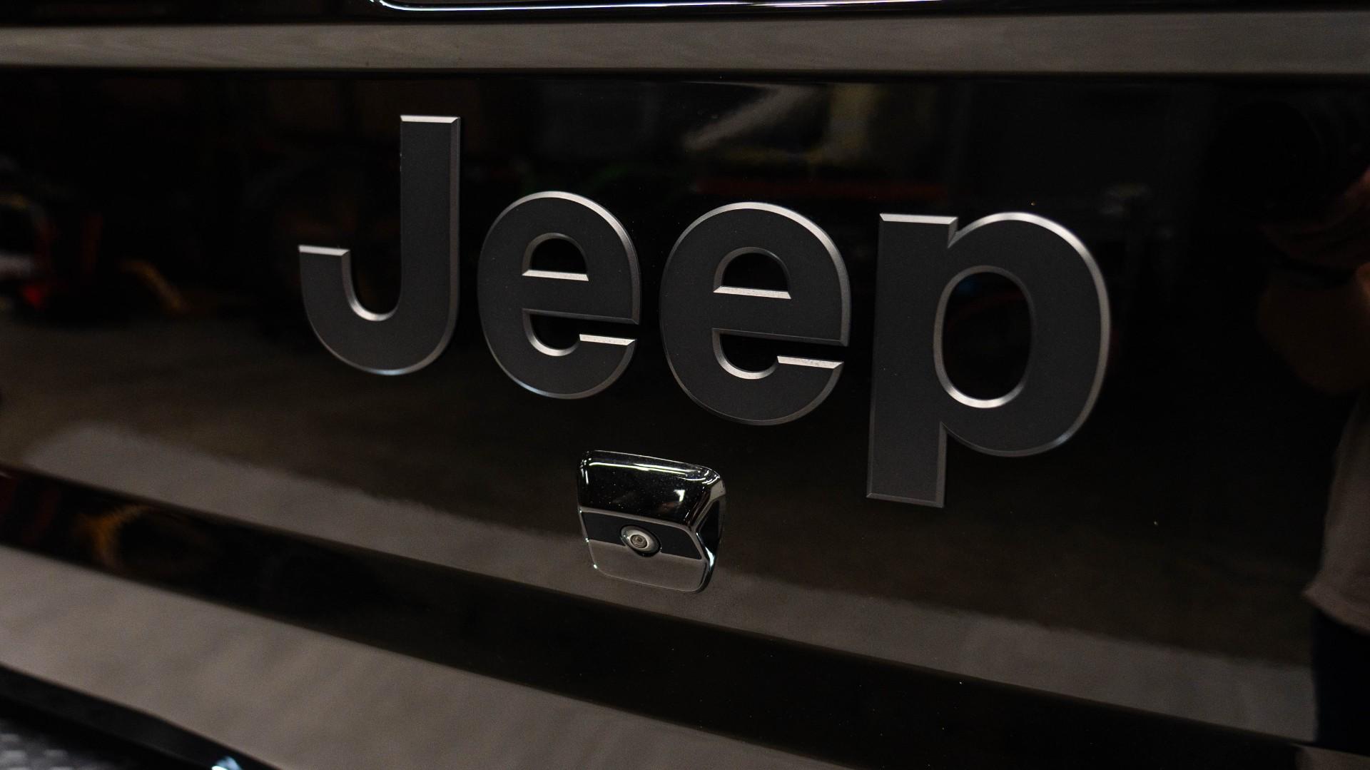 2026 JEEP GLADIATOR in Black, photo 24 of 54