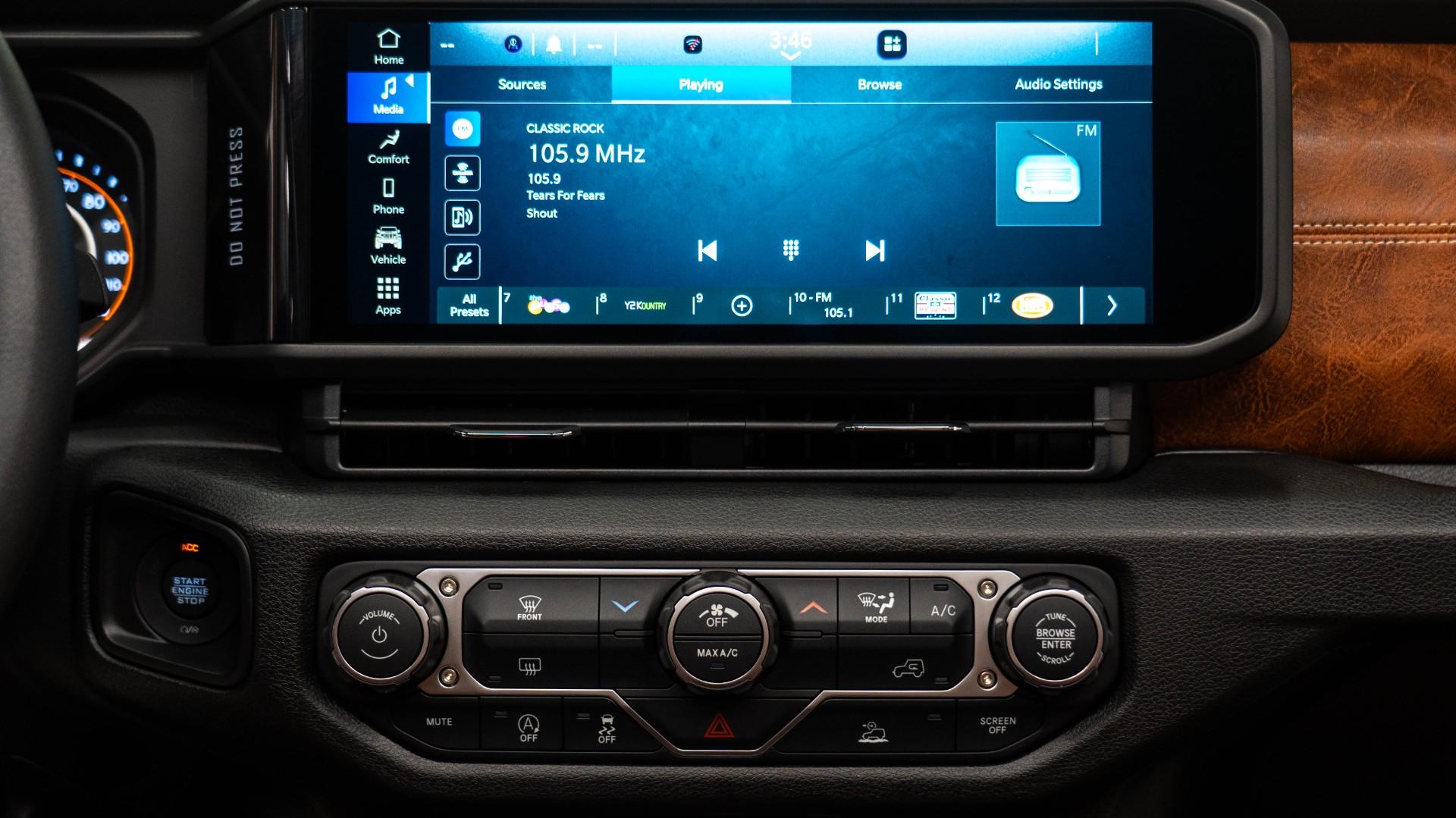 2026 JEEP GLADIATOR in Black, photo 41 of 54