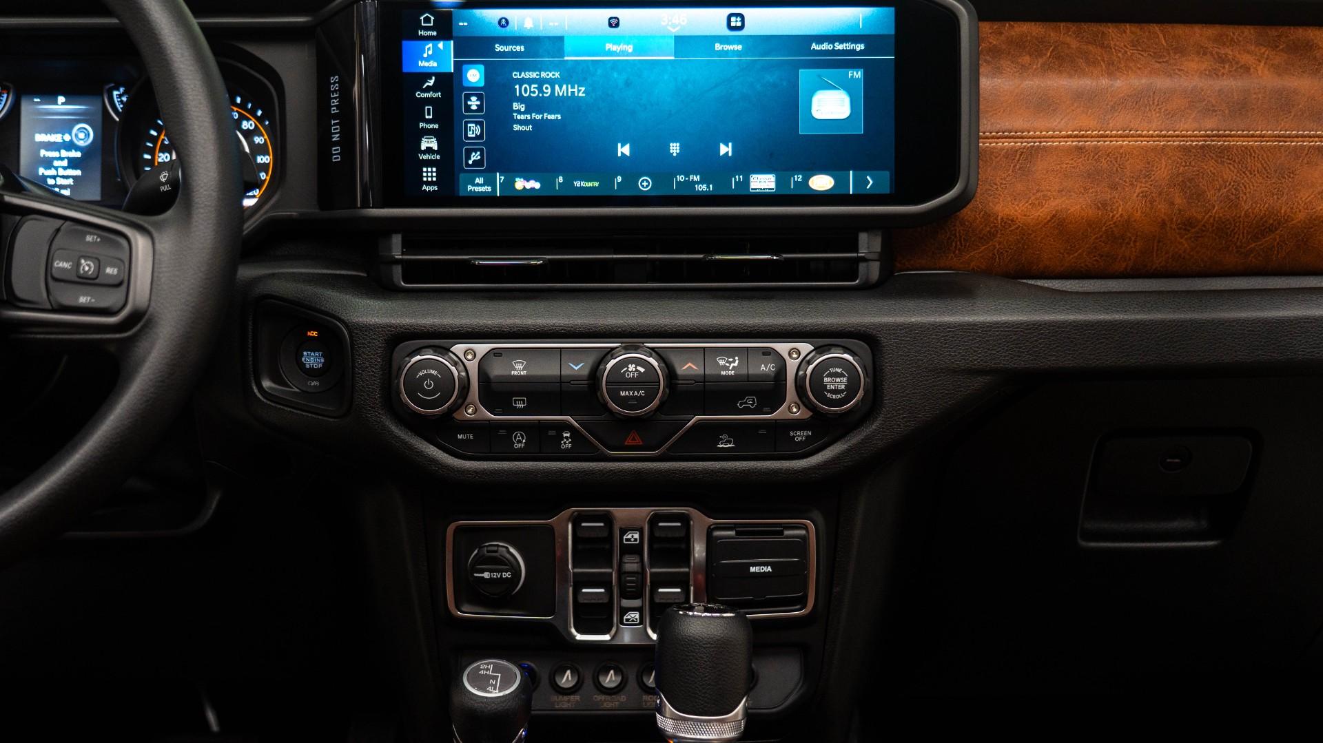 2026 JEEP GLADIATOR in Black, photo 42 of 54