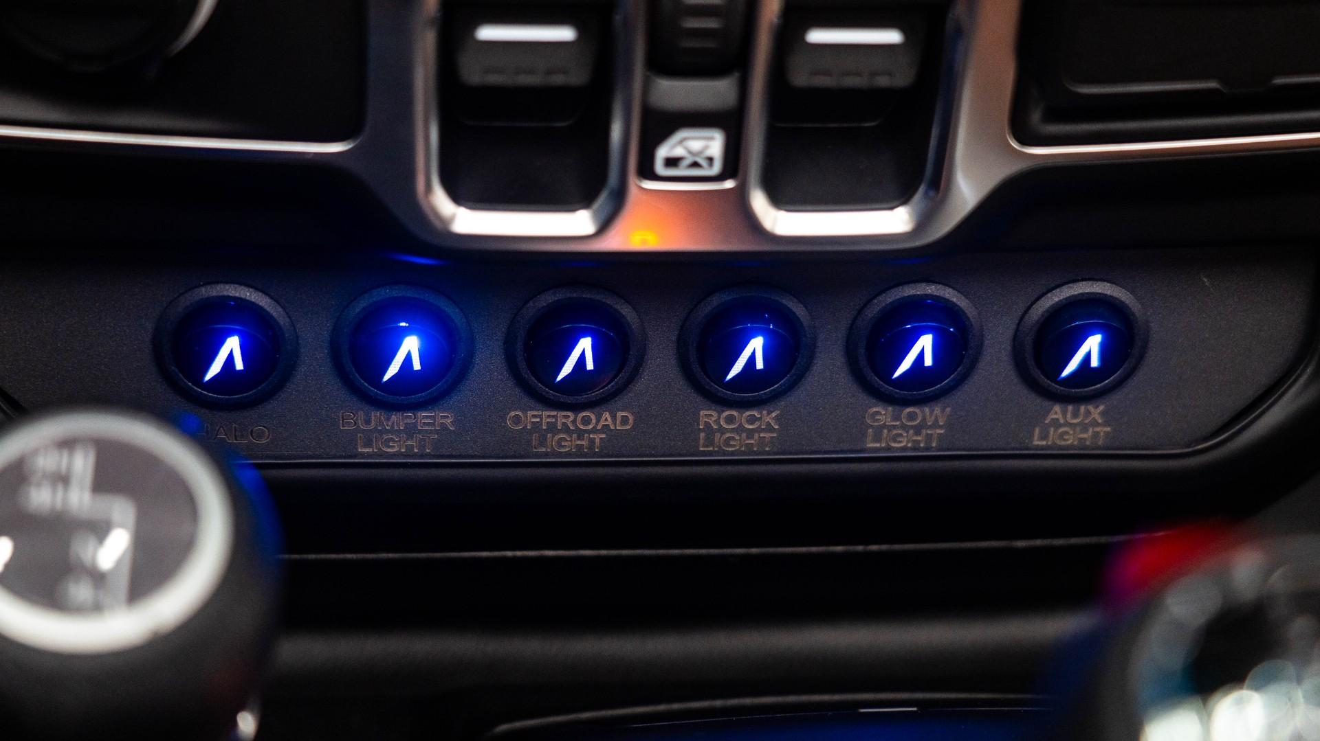 2026 JEEP GLADIATOR in Black, photo 46 of 54