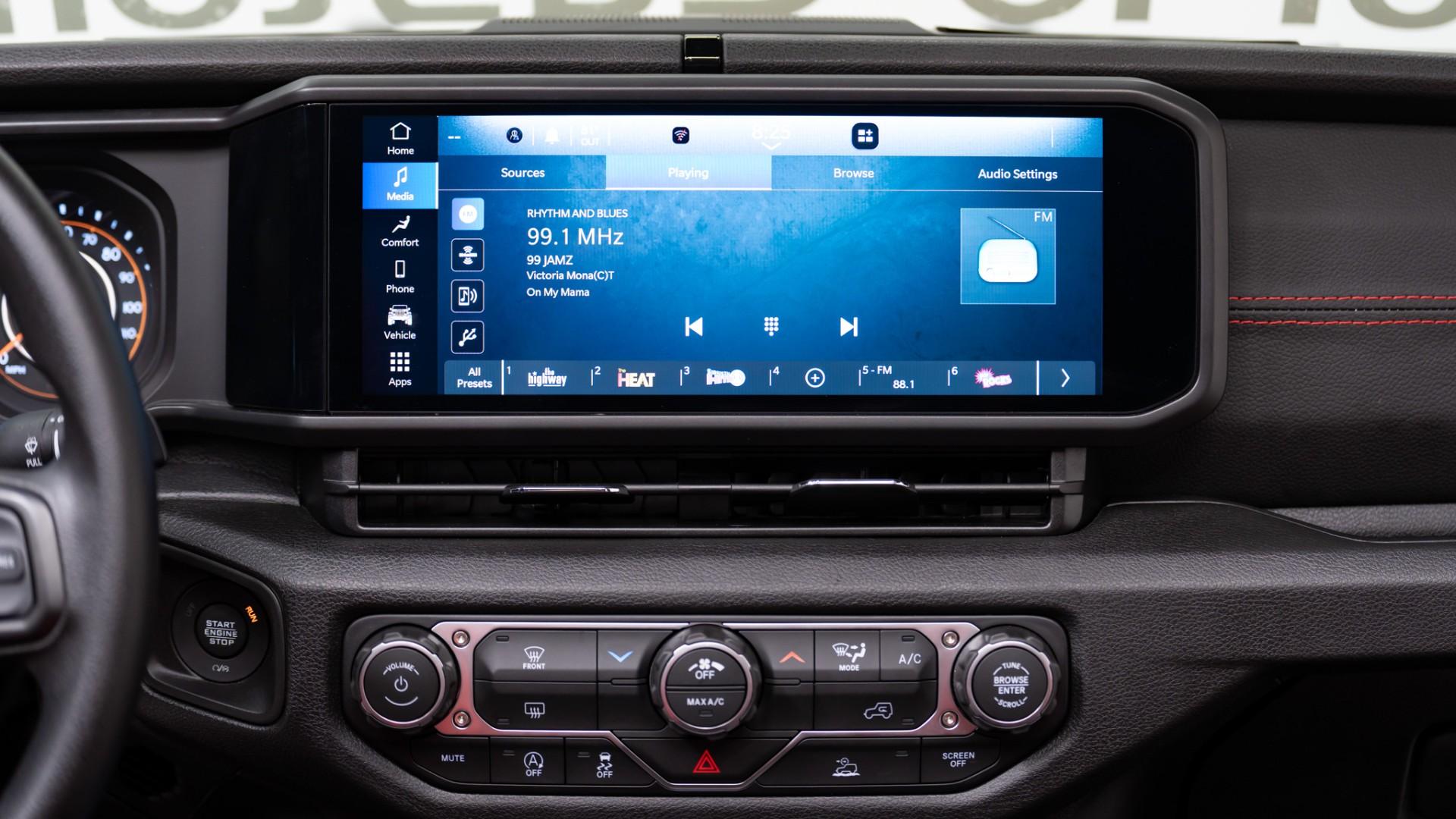 2026 JEEP GLADIATOR in Red, photo 20 of 60