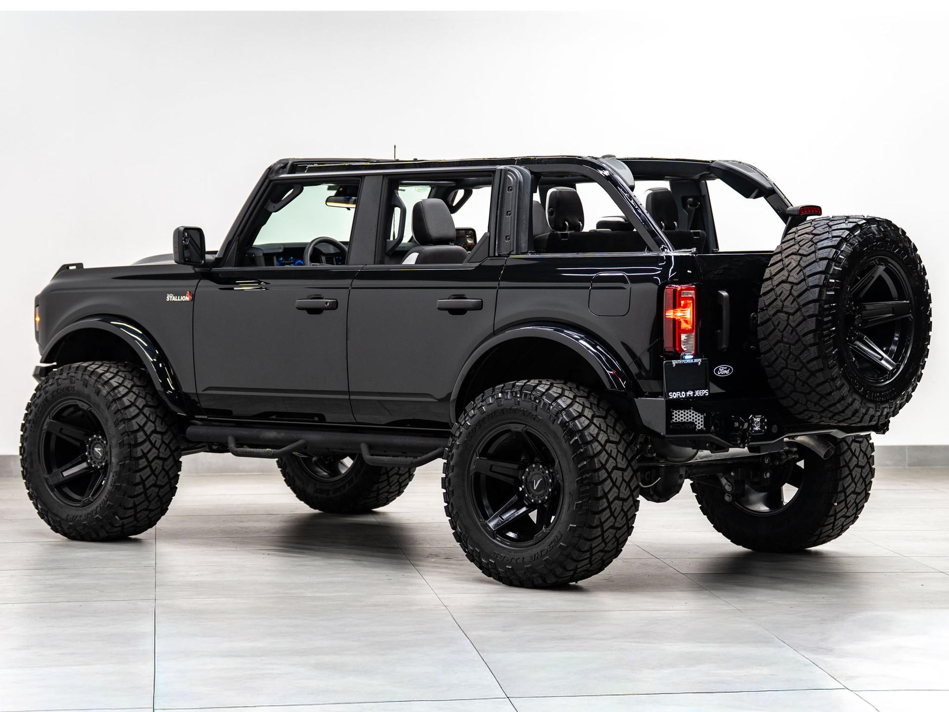 2026 FORD BRONCO 4X4 in Black, photo 23 of 60