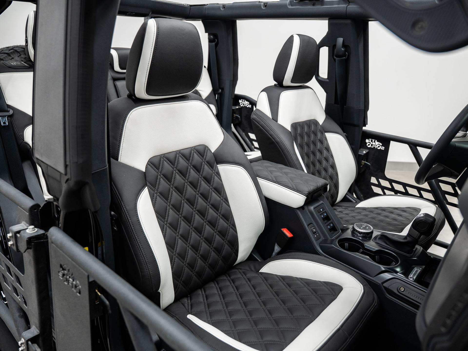 2026 FORD BRONCO 4X4 in Black, photo 38 of 60