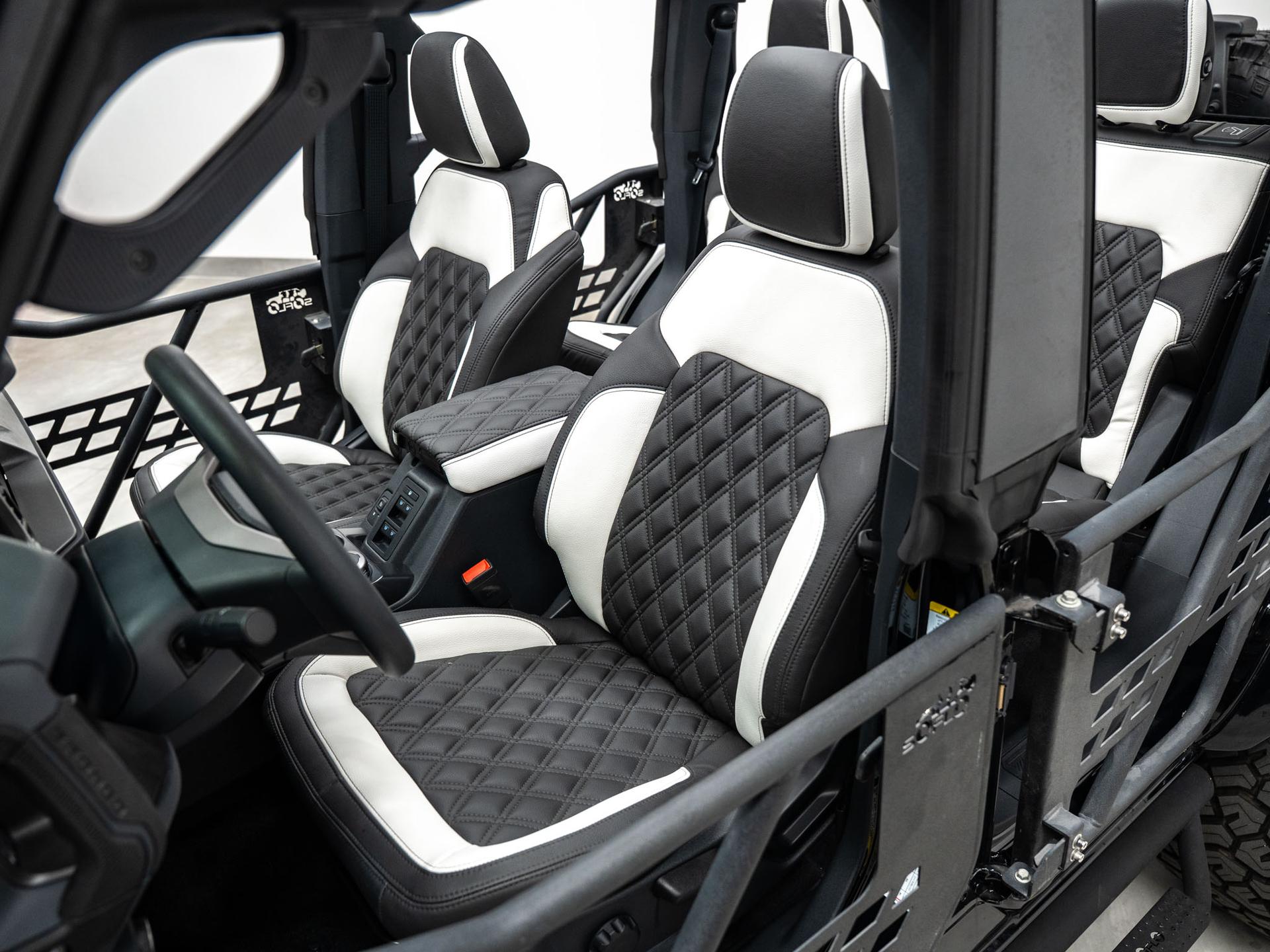 2026 FORD BRONCO 4X4 in Black, photo 31 of 60
