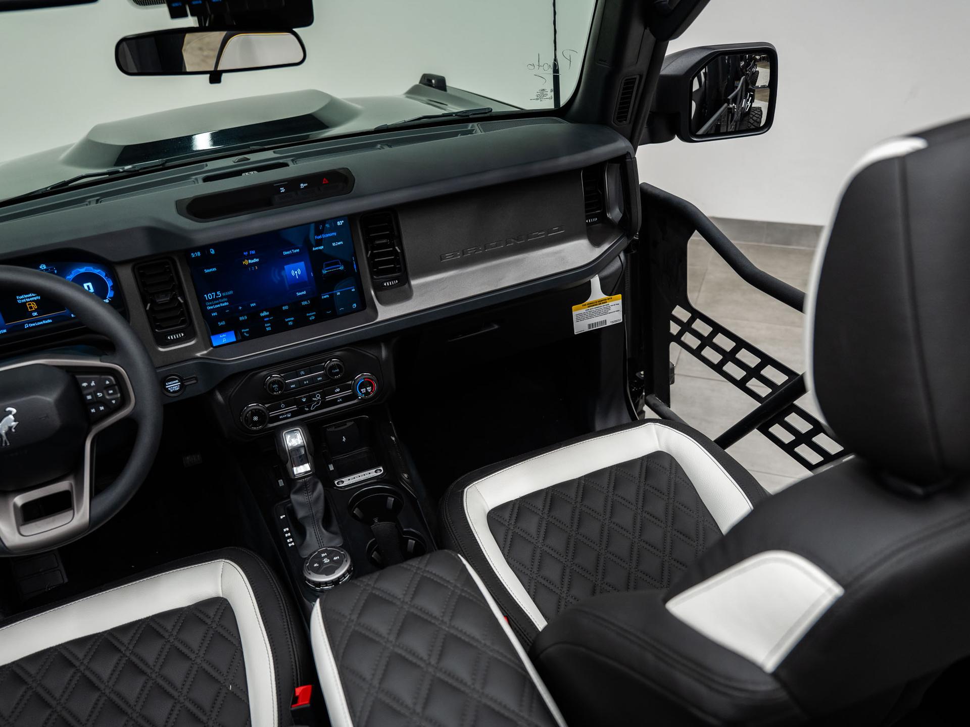 2026 FORD BRONCO 4X4 in Black, photo 35 of 60