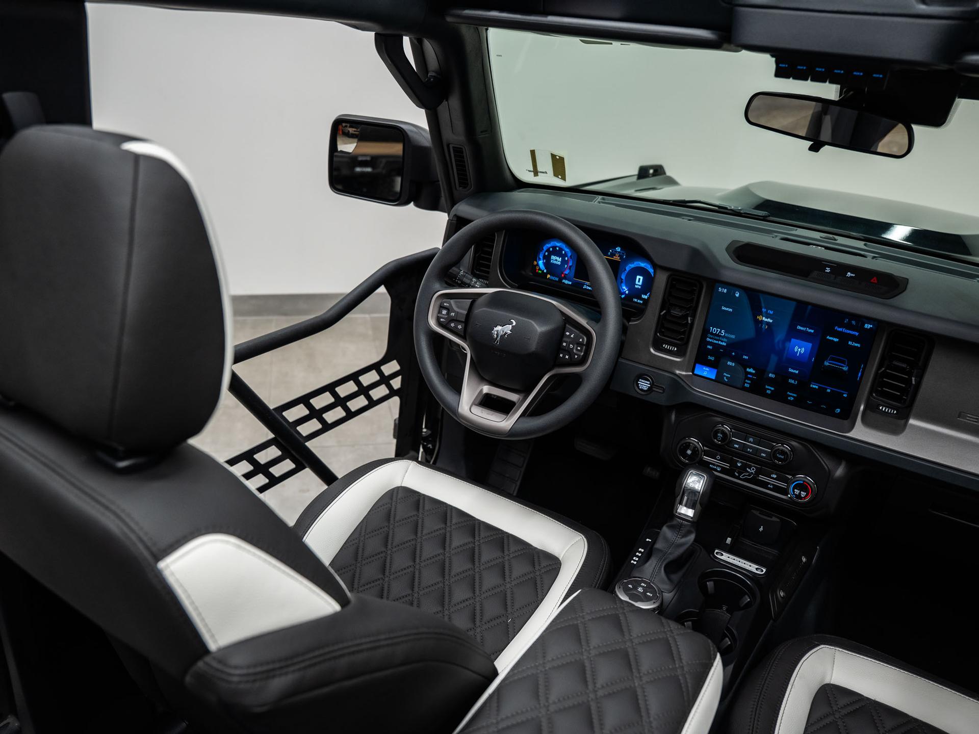 2026 FORD BRONCO 4X4 in Black, photo 34 of 60