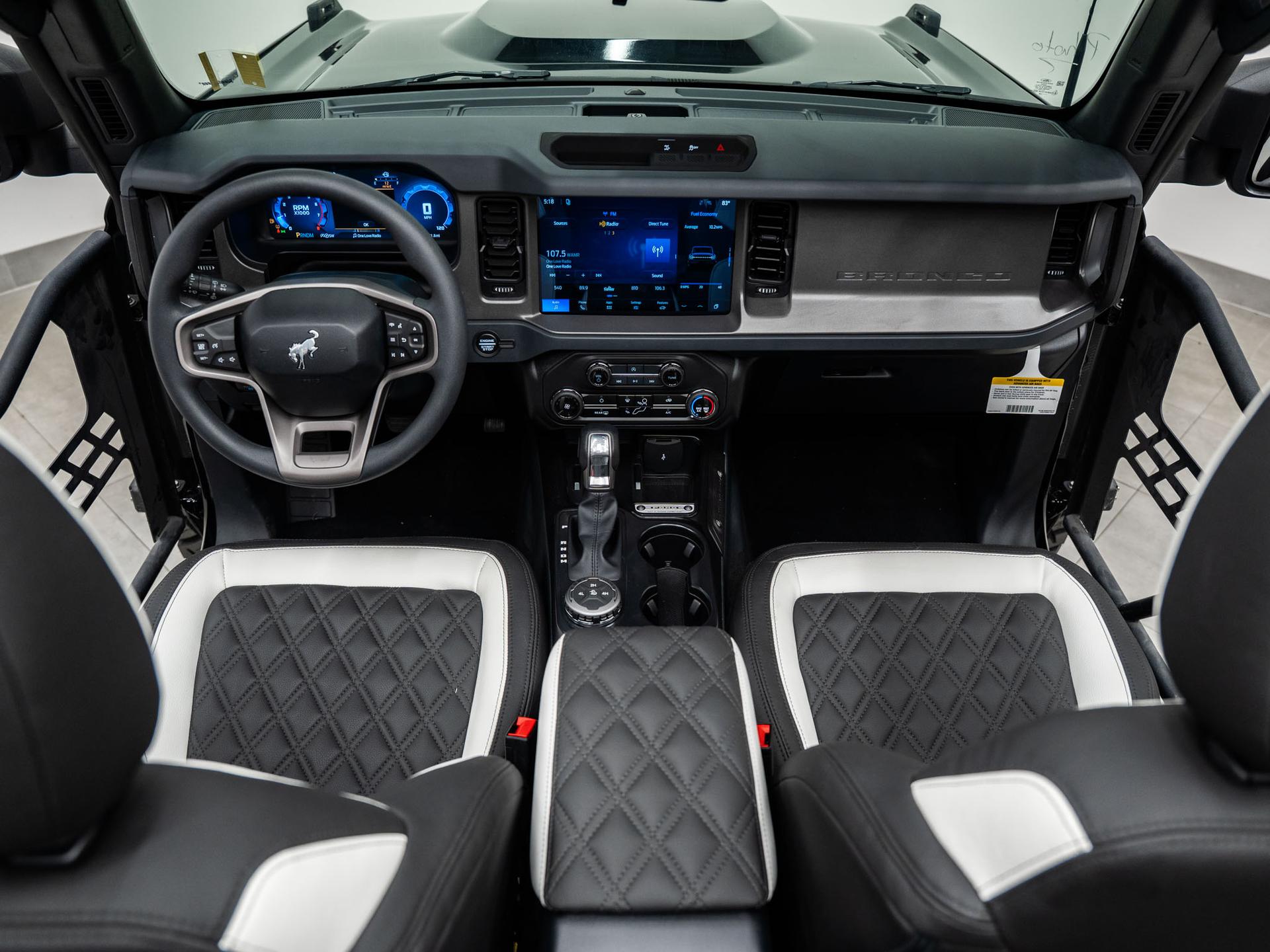 2026 FORD BRONCO 4X4 in Black, photo 3 of 60
