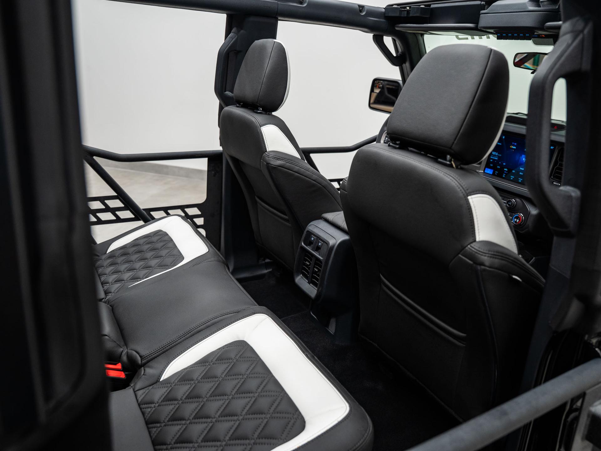 2026 FORD BRONCO 4X4 in Black, photo 44 of 60