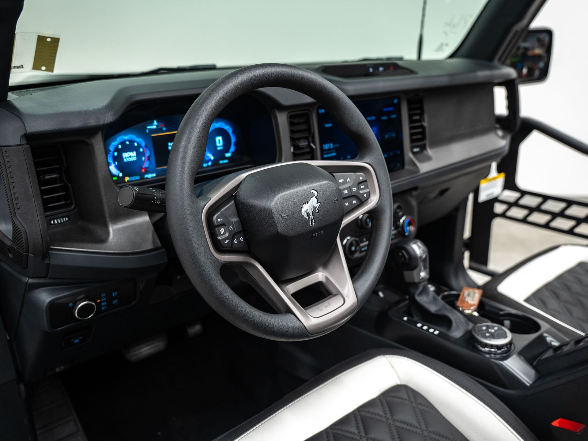 2026 FORD BRONCO 4X4 in Black, photo 32 of 60