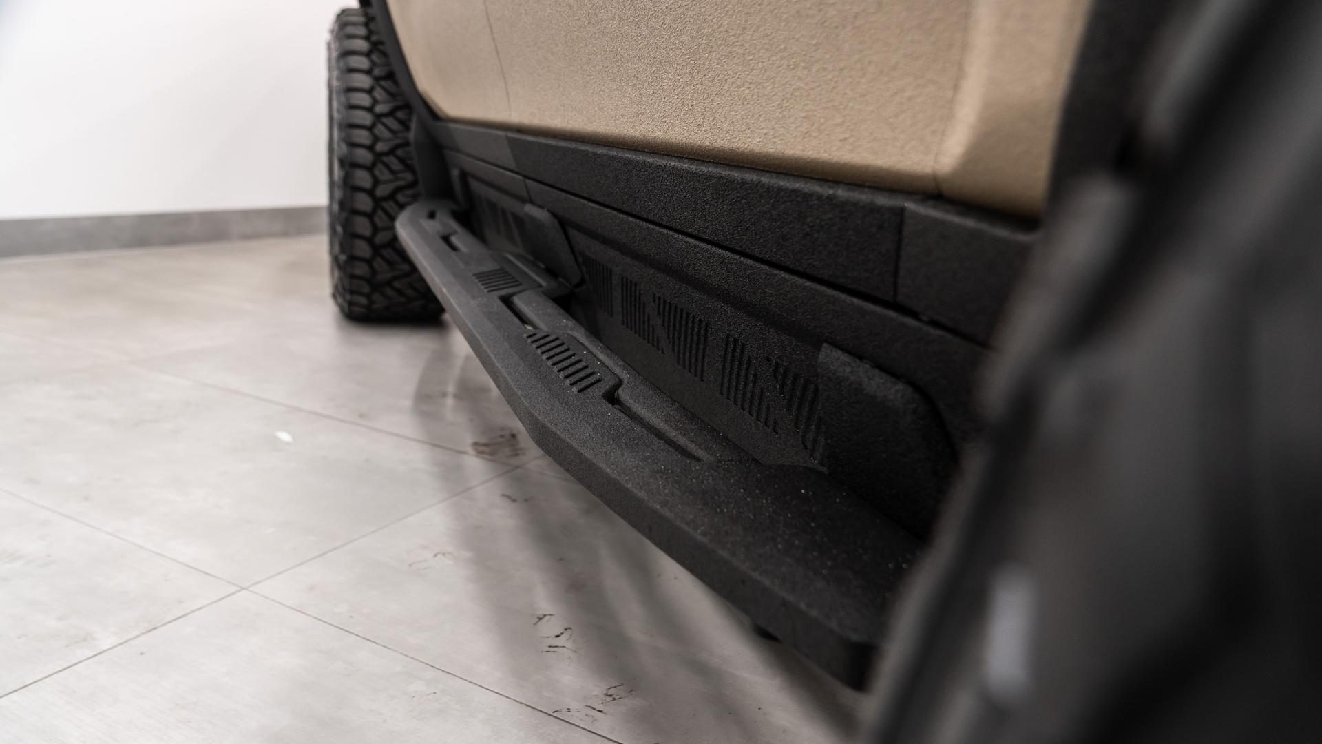 2025 GMC HUMMER EV 3X in Tan, photo 17 of 49