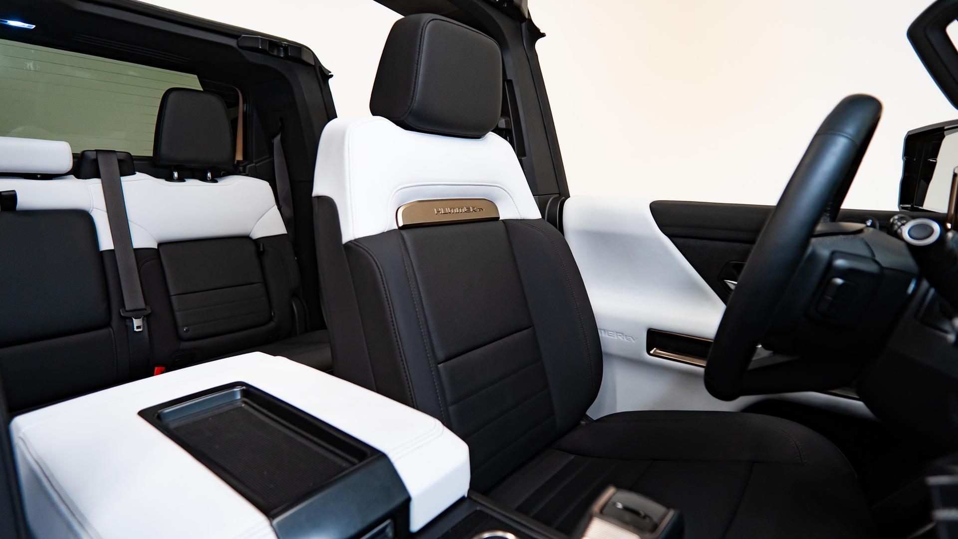 2024 GMC HUMMER EV 3X in Black, photo 17 of 57