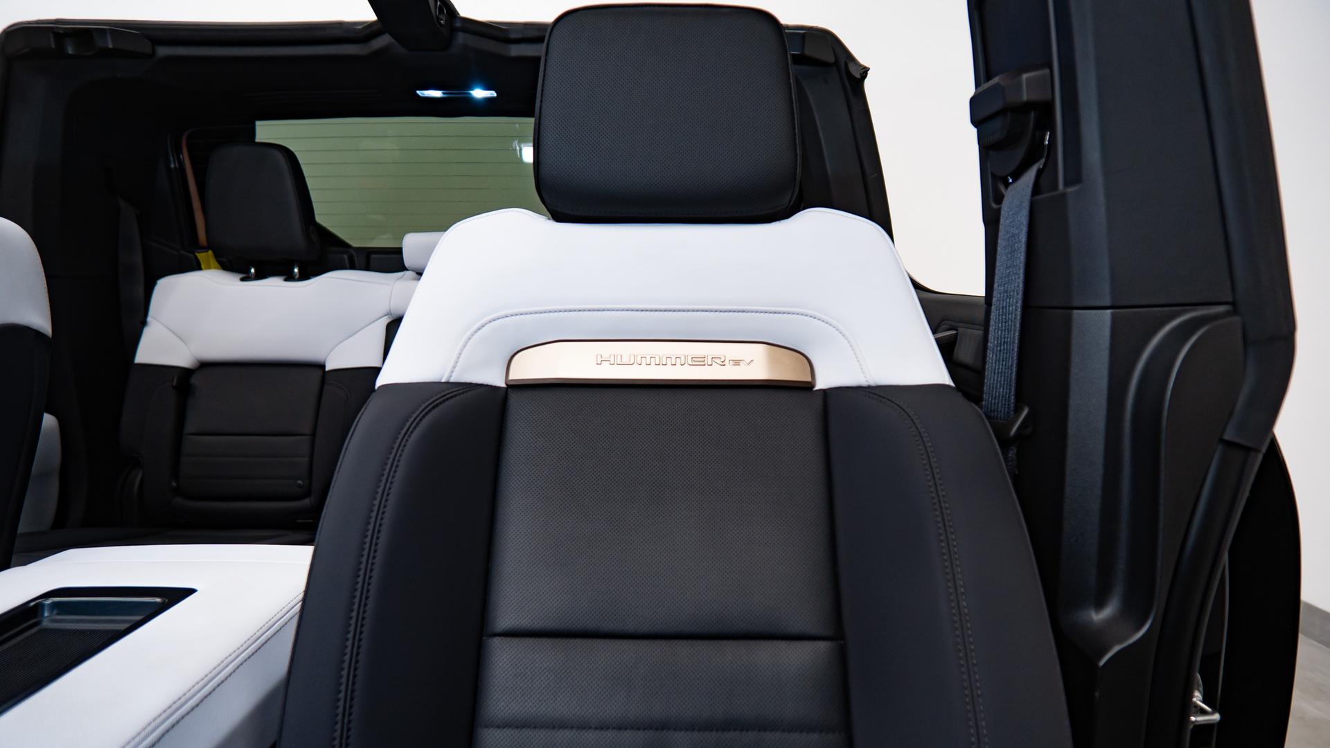 2024 GMC HUMMER EV 3X in Black, photo 18 of 57