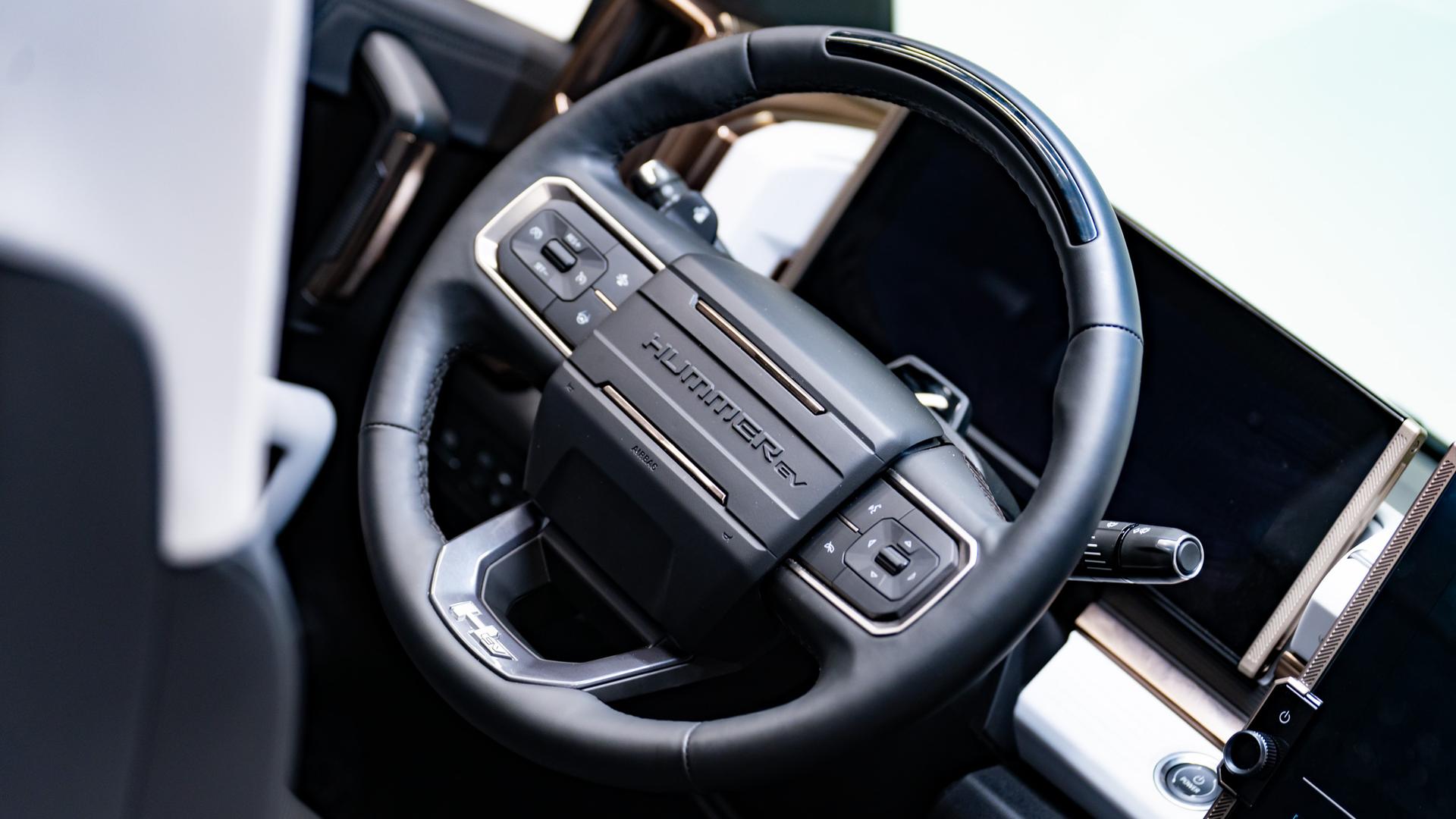 2024 GMC HUMMER EV 3X in Black, photo 26 of 57