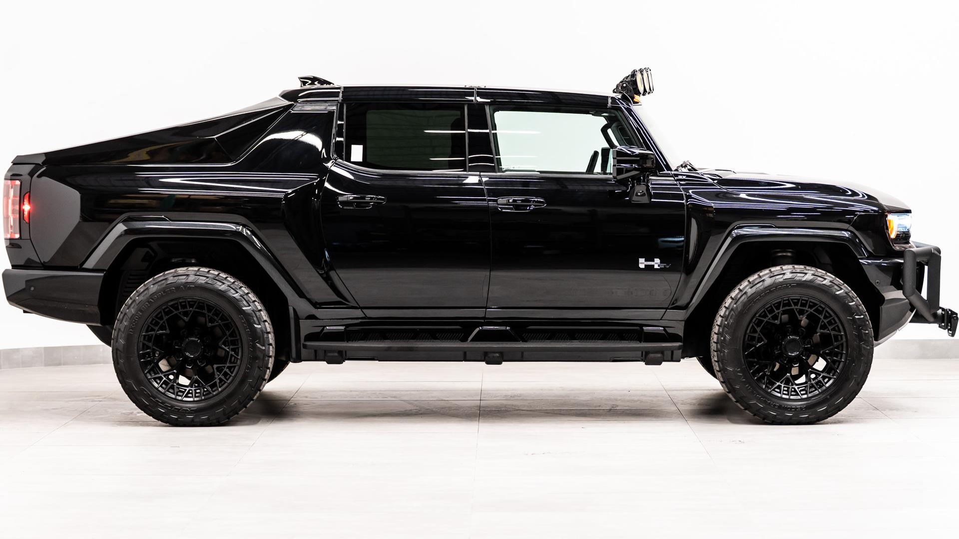 2024 GMC HUMMER EV 3X in Black, photo 7 of 57