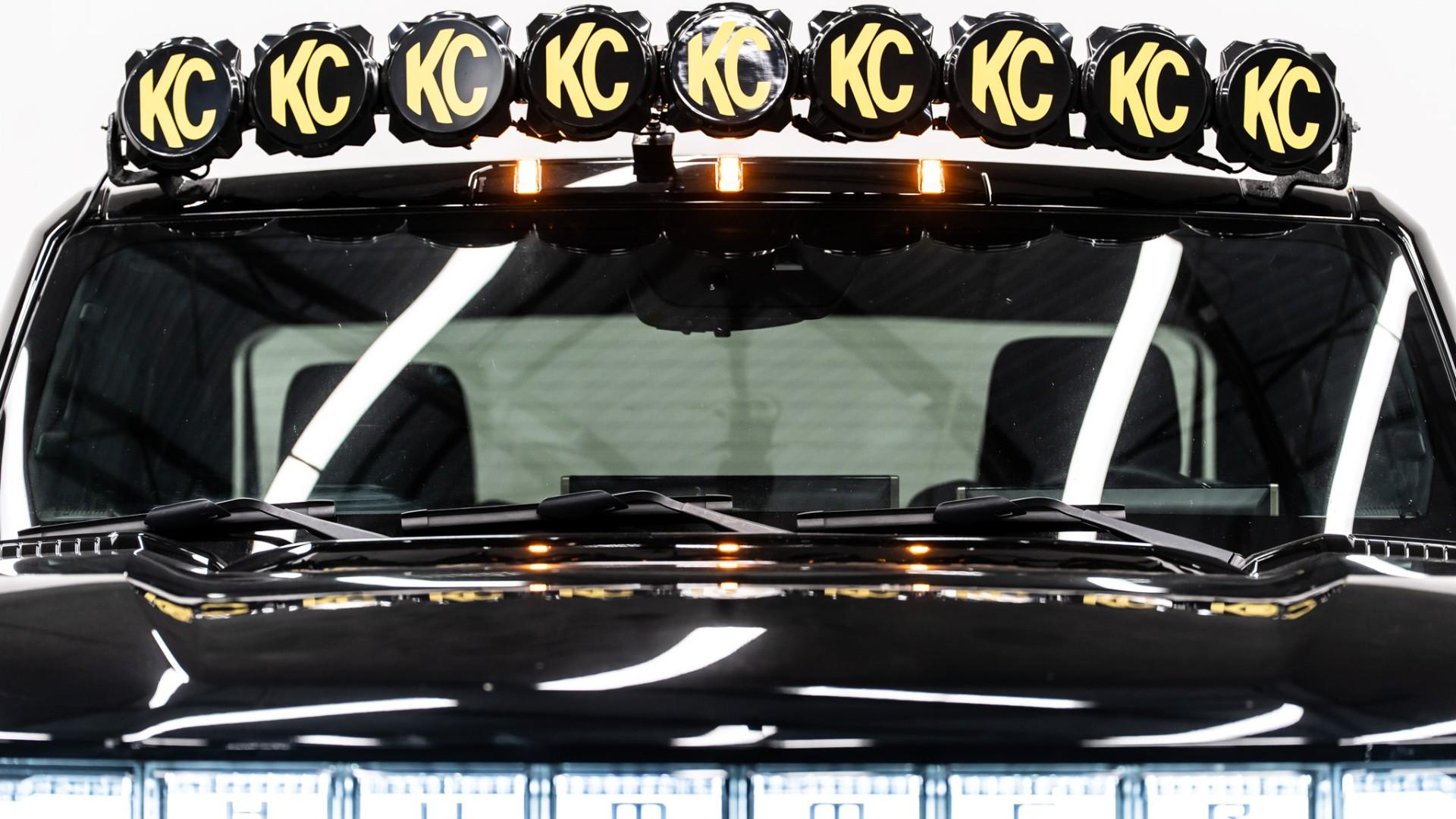 2024 GMC HUMMER EV 3X in Black, photo 36 of 57