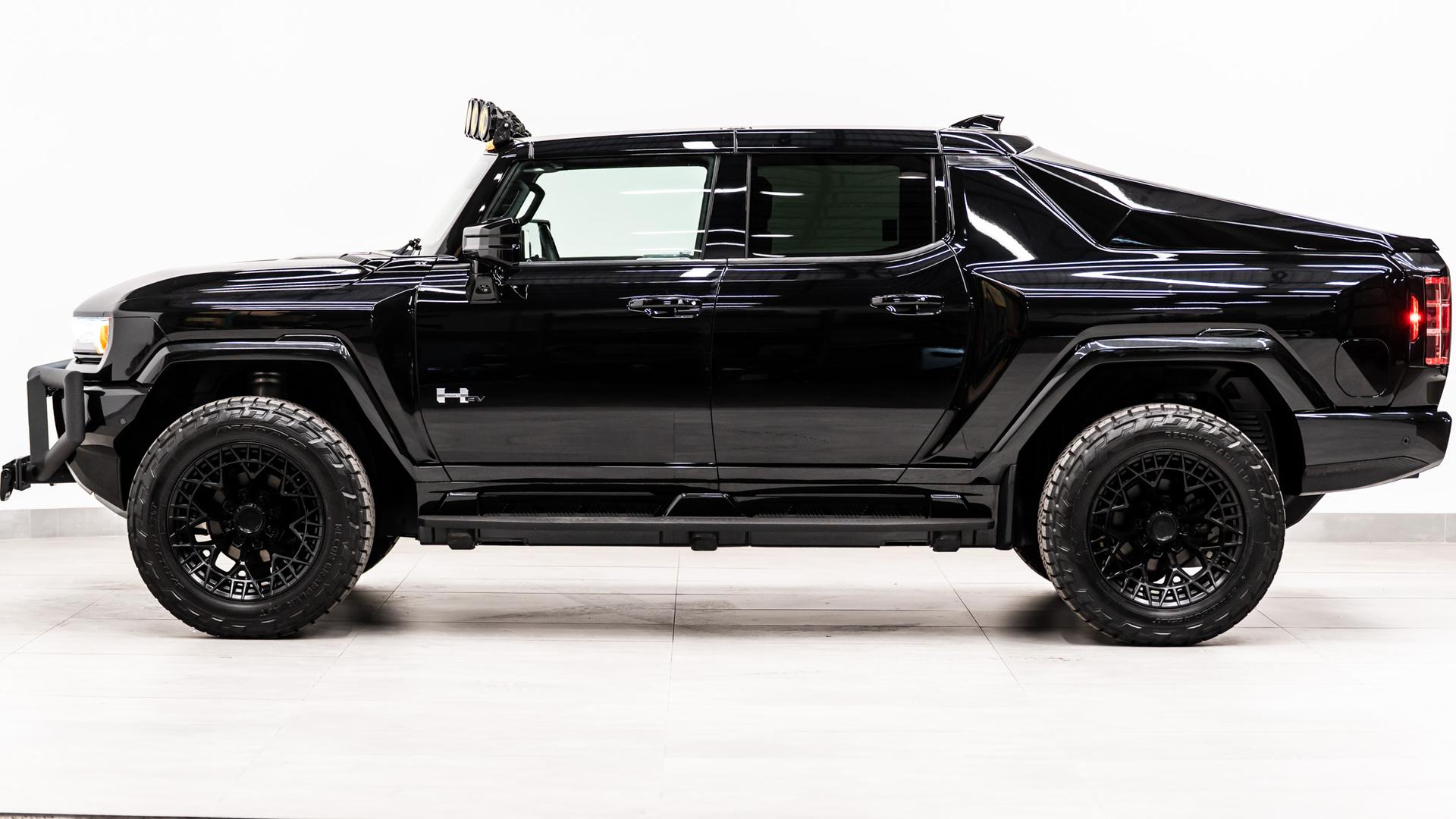 2024 GMC HUMMER EV 3X in Black, photo 11 of 57