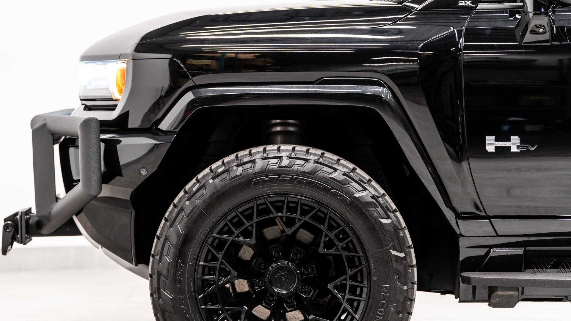 2024 GMC HUMMER EV 3X in Black, photo 44 of 57