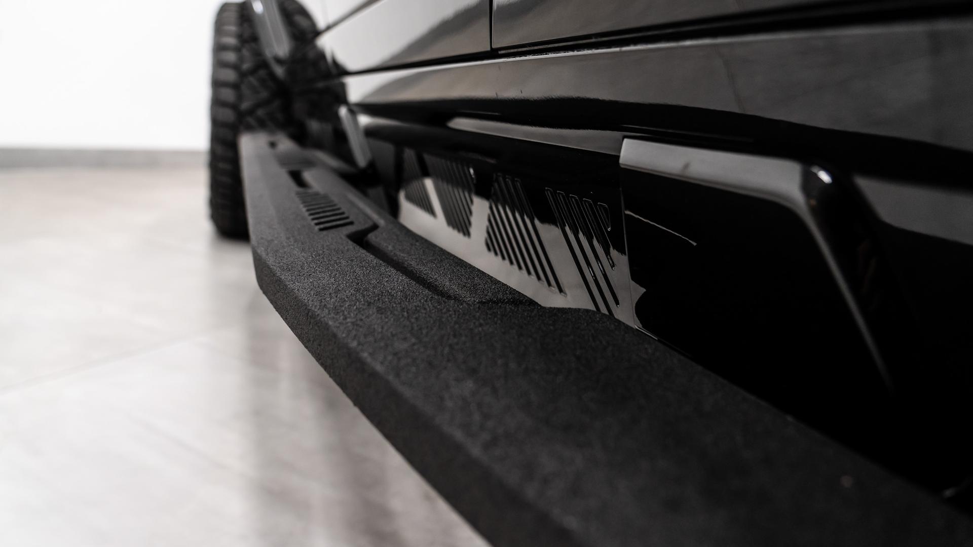2024 GMC HUMMER EV 3X in Black, photo 49 of 57