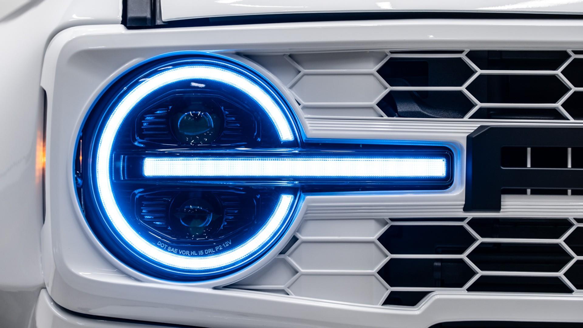 2024 FORD BRONCO in White, photo 18 of 39
