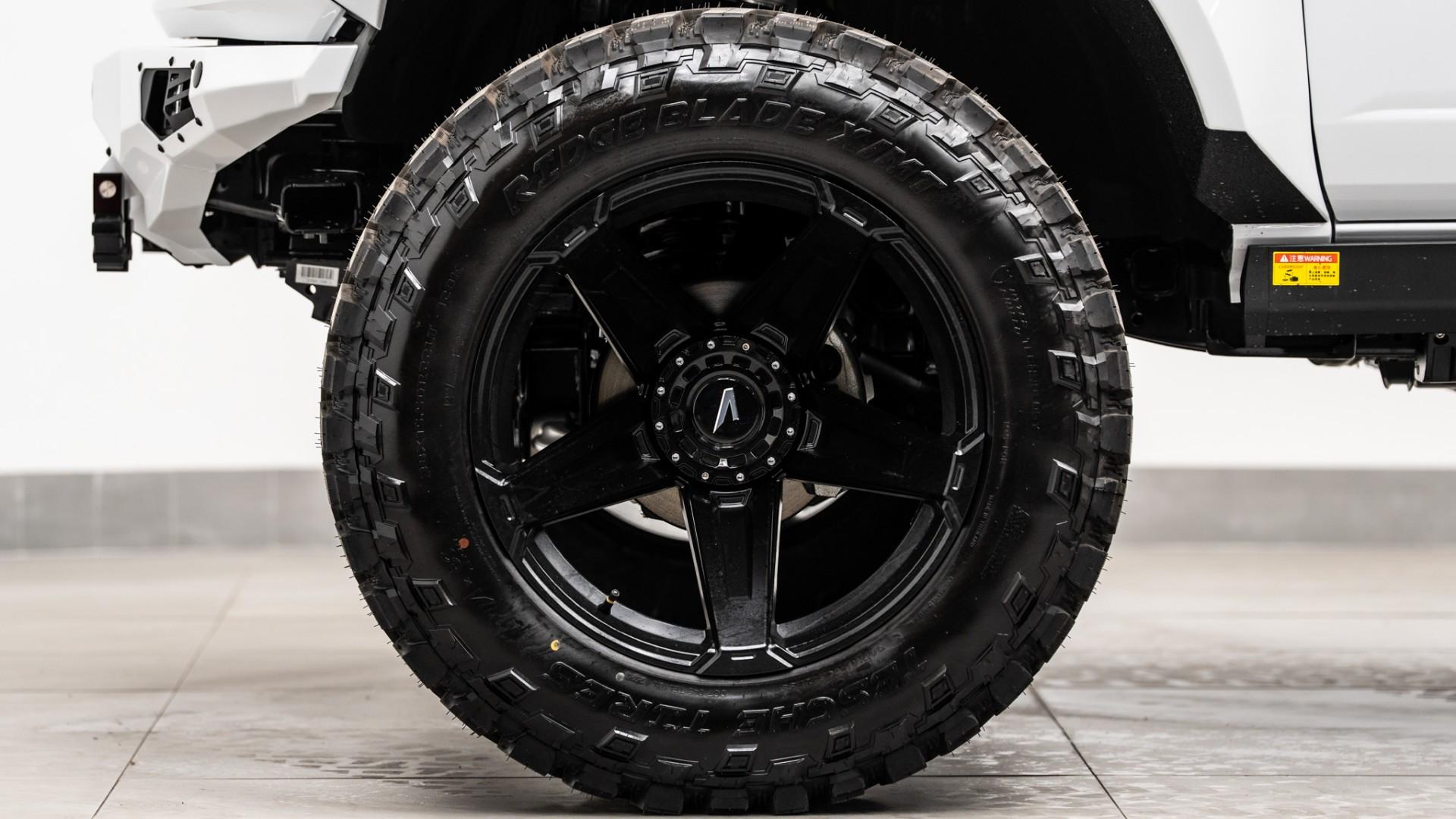 2024 FORD BRONCO in White, photo 16 of 39
