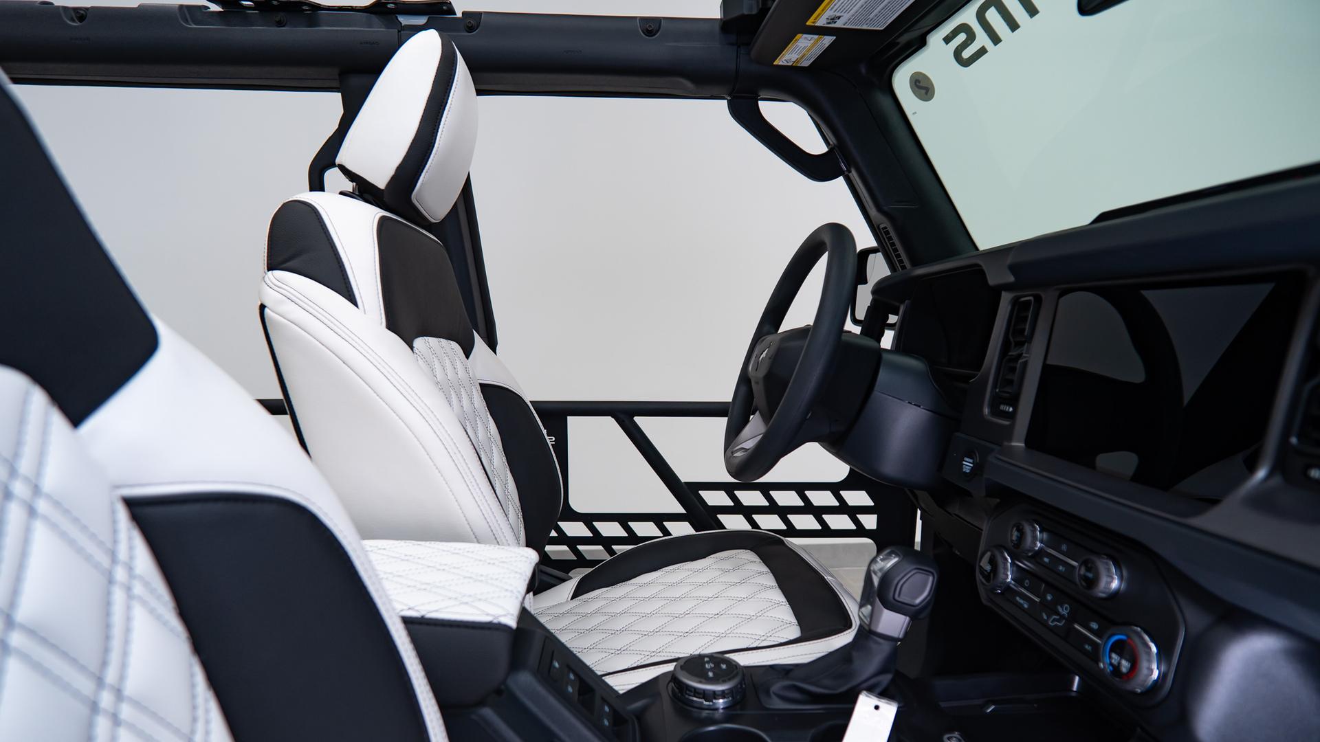2024 FORD BRONCO in White, photo 34 of 39