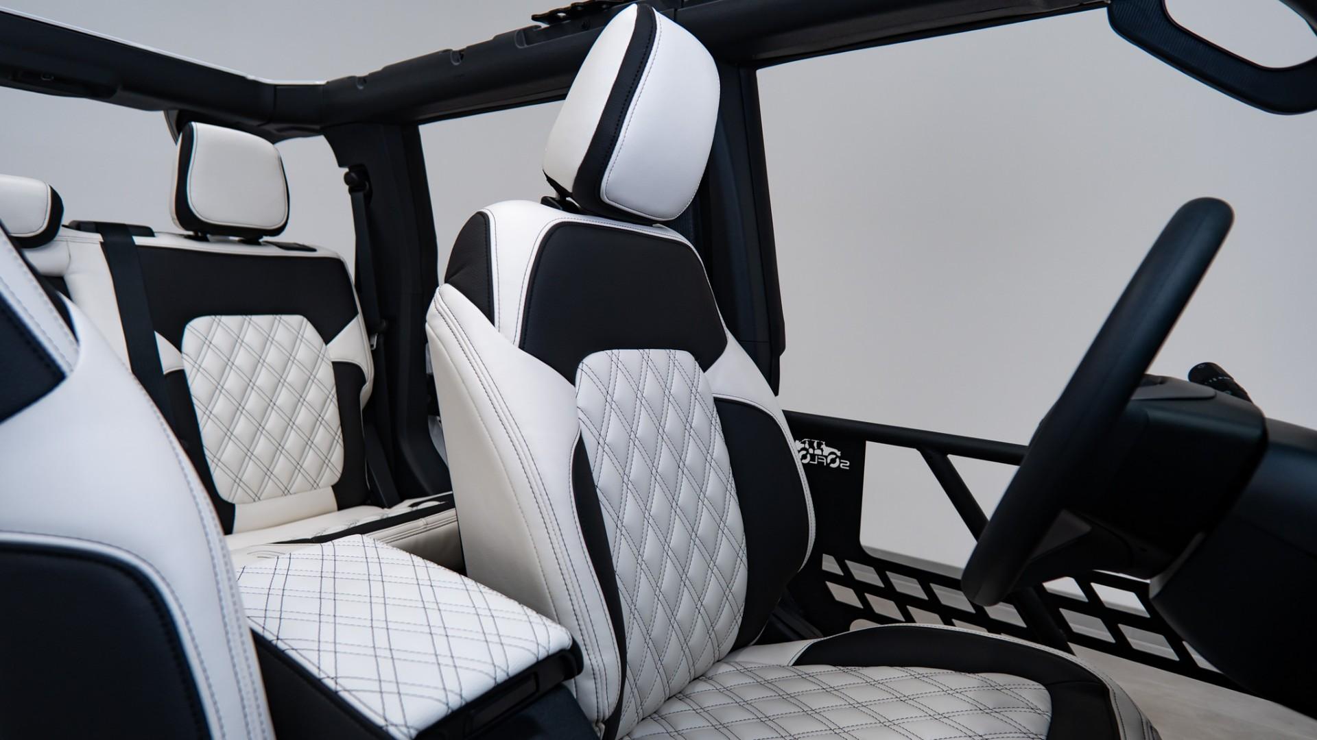 2024 FORD BRONCO in White, photo 30 of 39