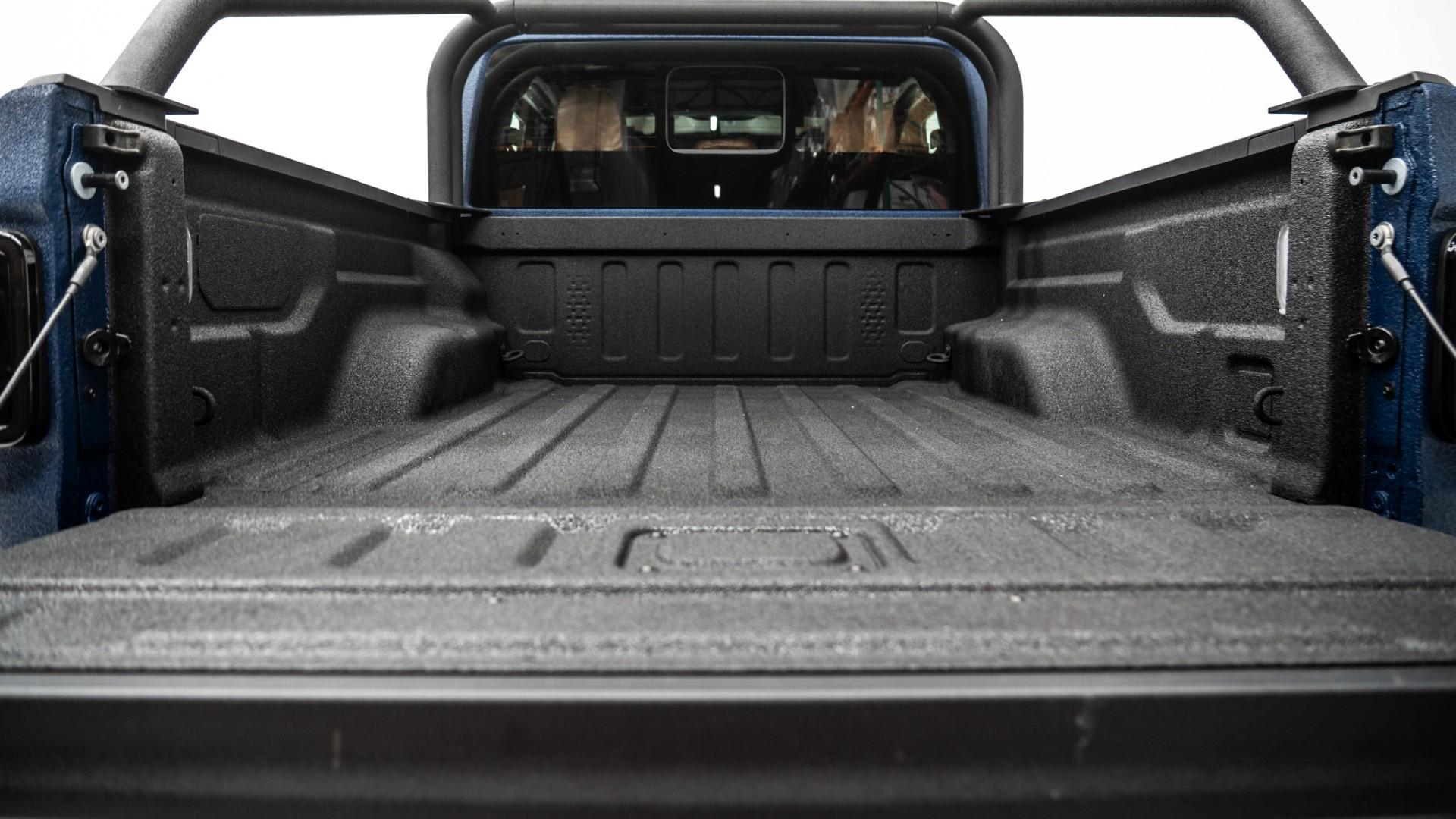 2025 JEEP GLADIATOR in Blue, photo 11 of 51