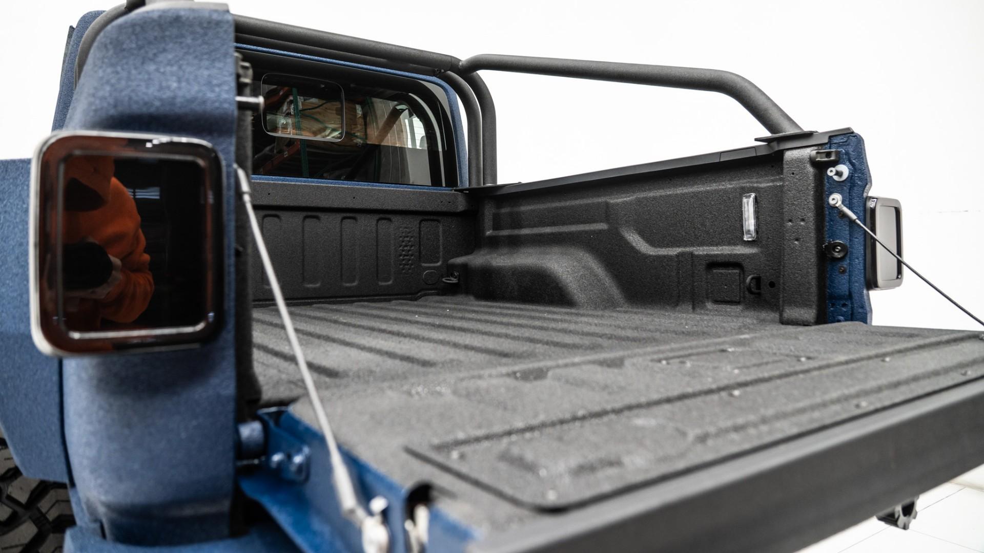 2025 JEEP GLADIATOR in Blue, photo 12 of 51