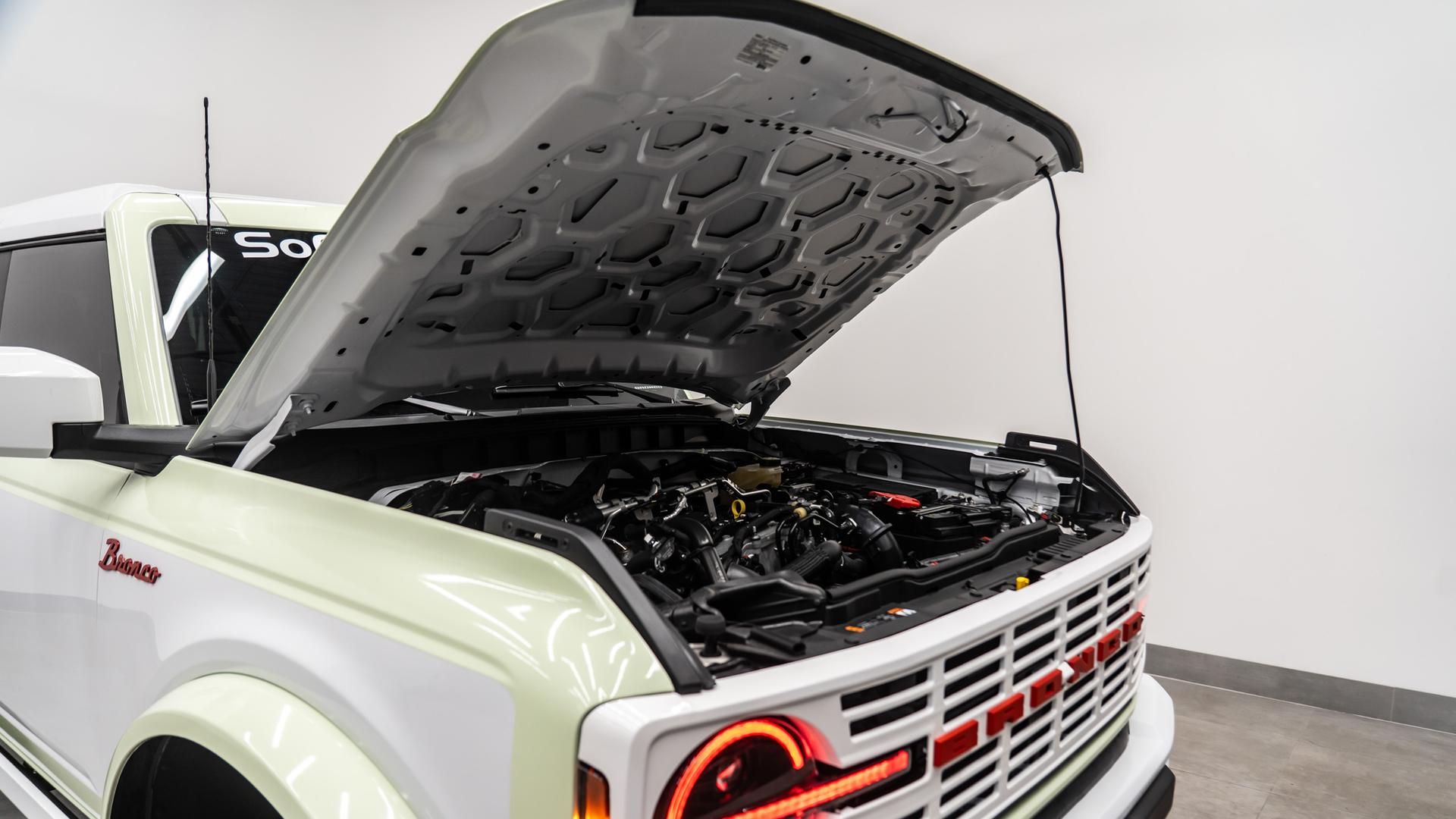 2025 FORD BRONCO in Green, photo 45 of 56