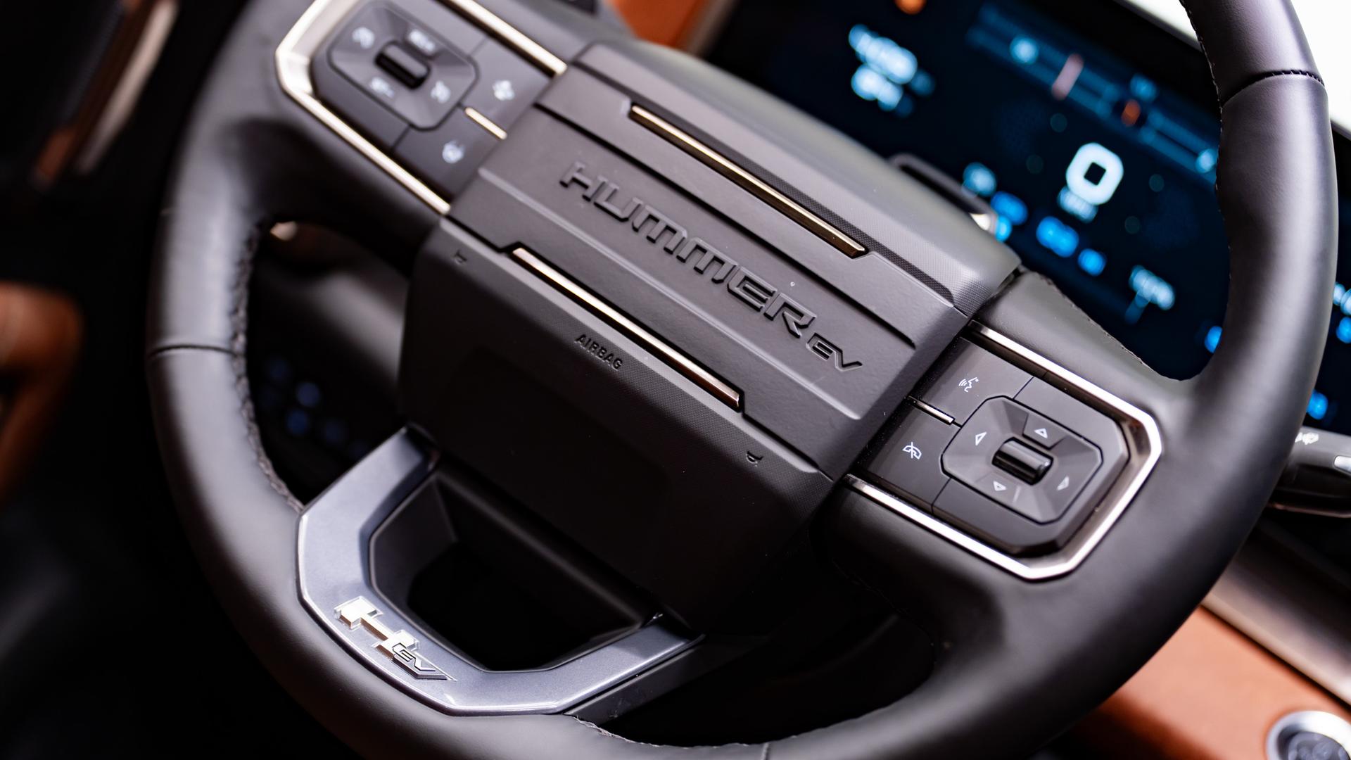 2025 GMC HUMMER EV 3X in Black, photo 33 of 60