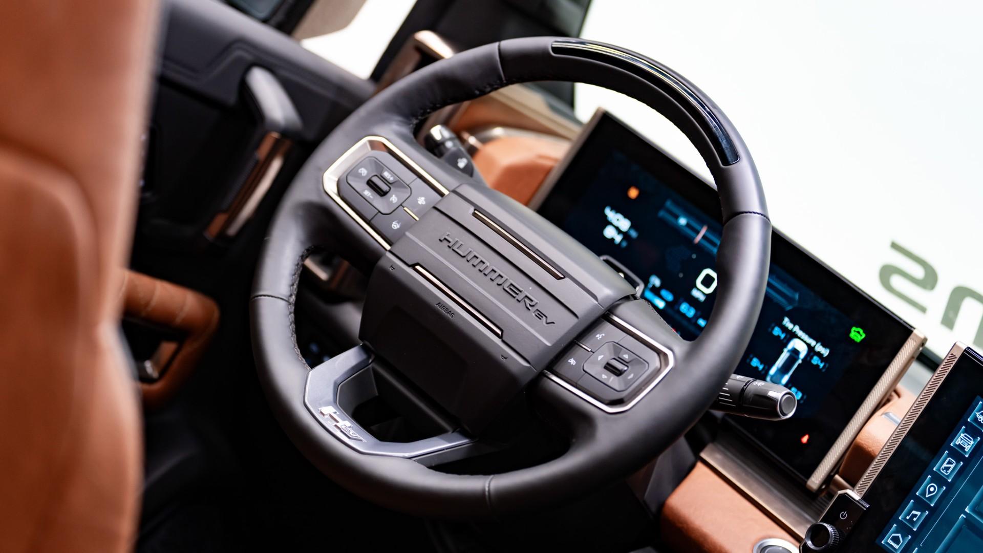2025 GMC HUMMER EV 3X in Black, photo 34 of 60