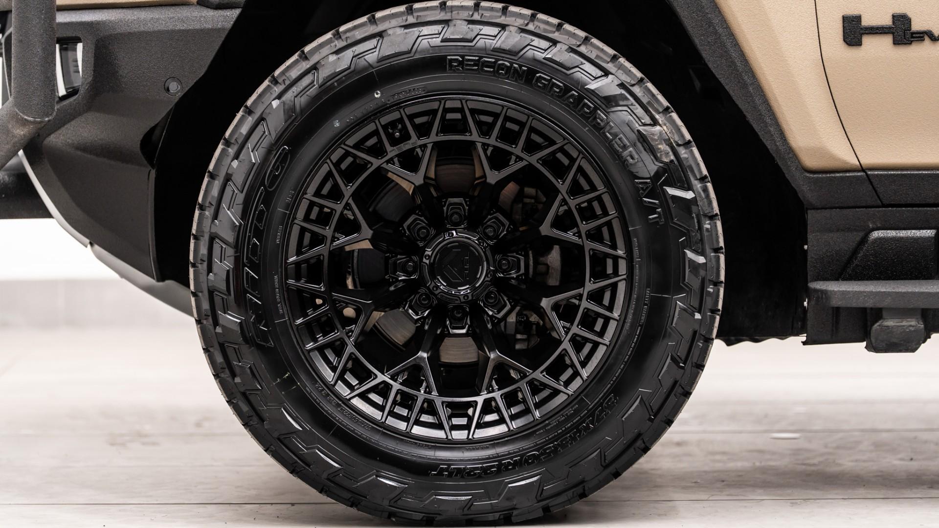 2025 GMC HUMMER EV 3X in Black, photo 59 of 60