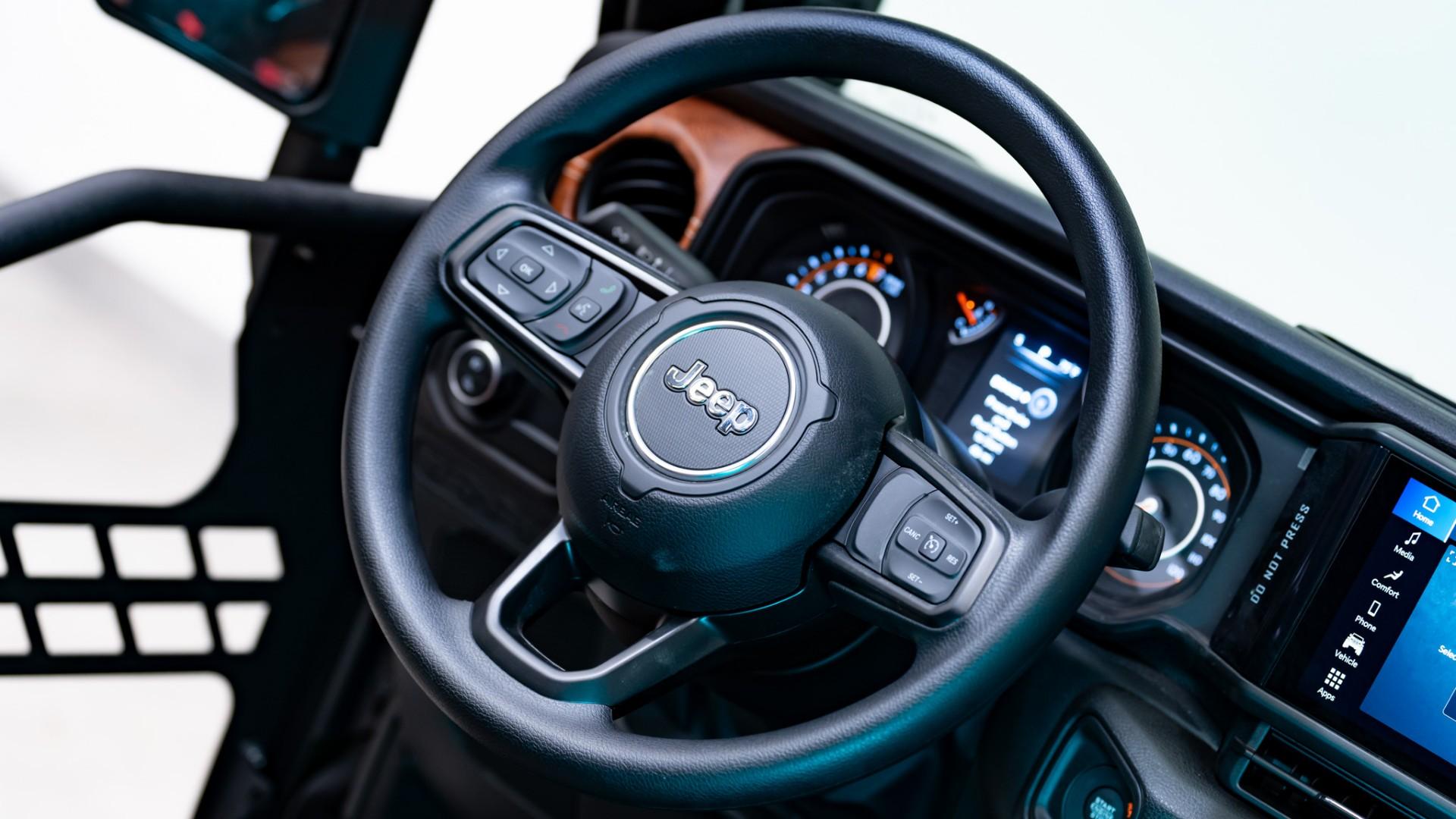 2026 JEEP GLADIATOR in Black, photo 47 of 52