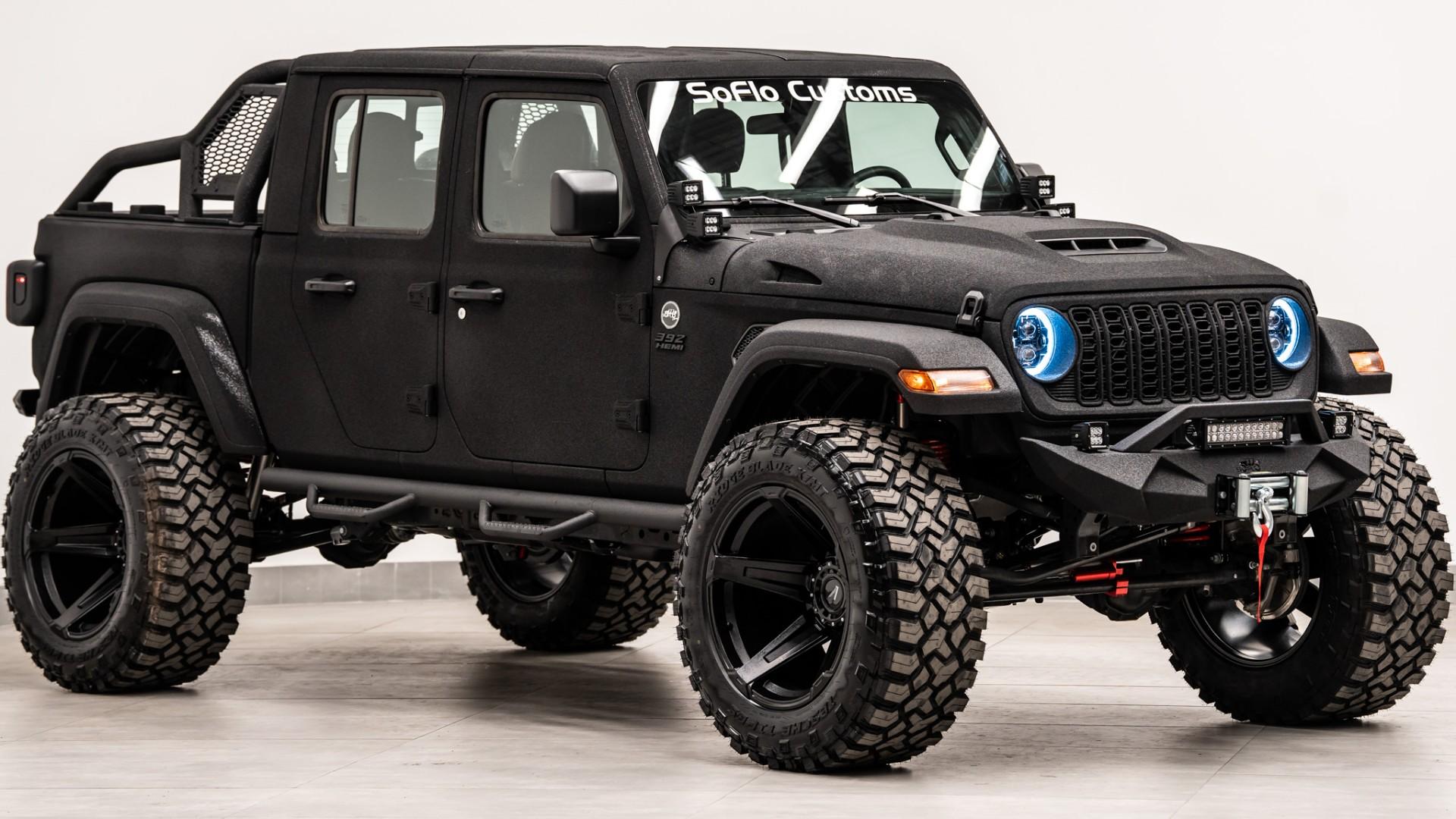 2026 JEEP GLADIATOR in Black, photo 5 of 52