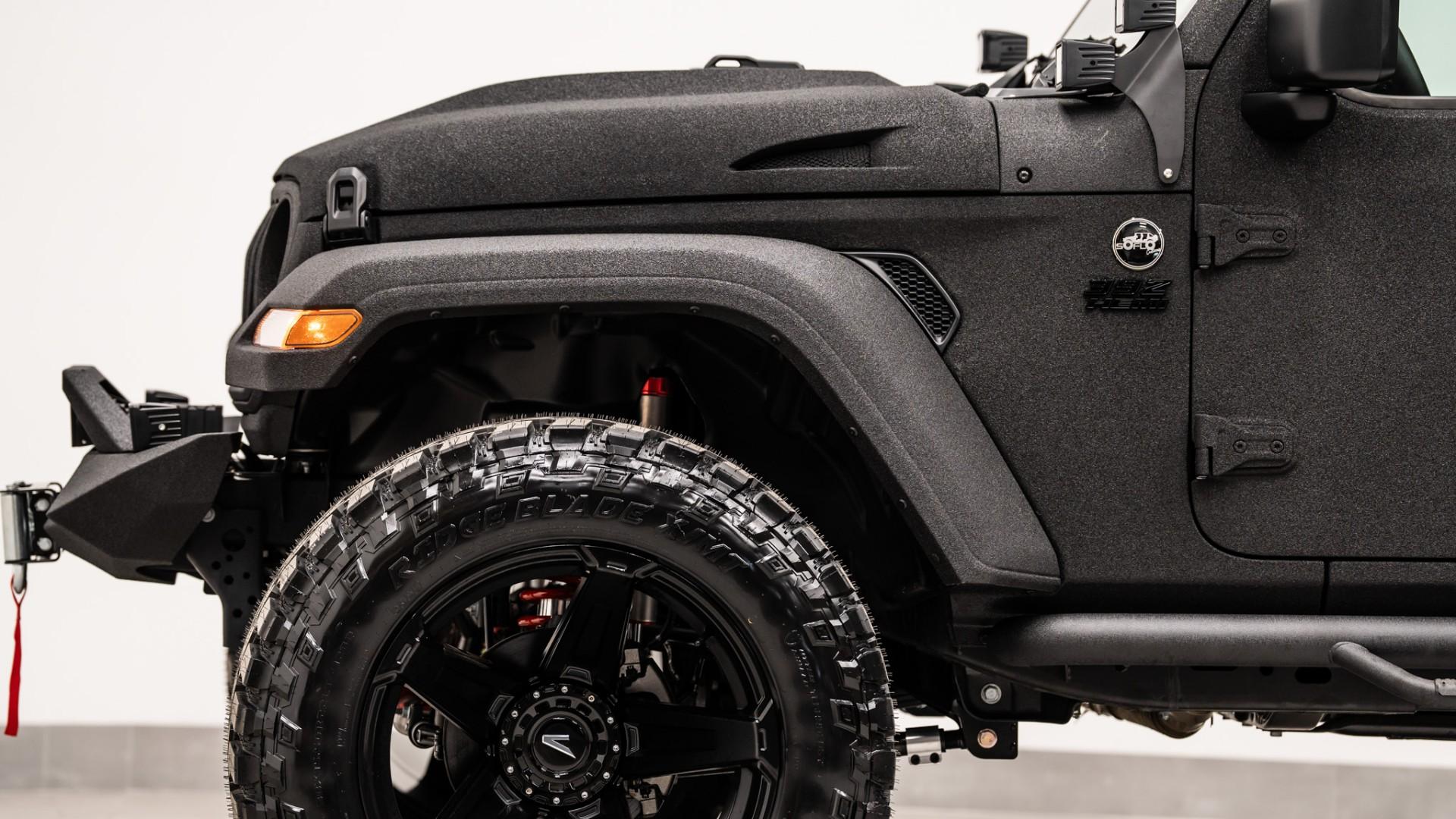 2026 JEEP GLADIATOR in Black, photo 17 of 52