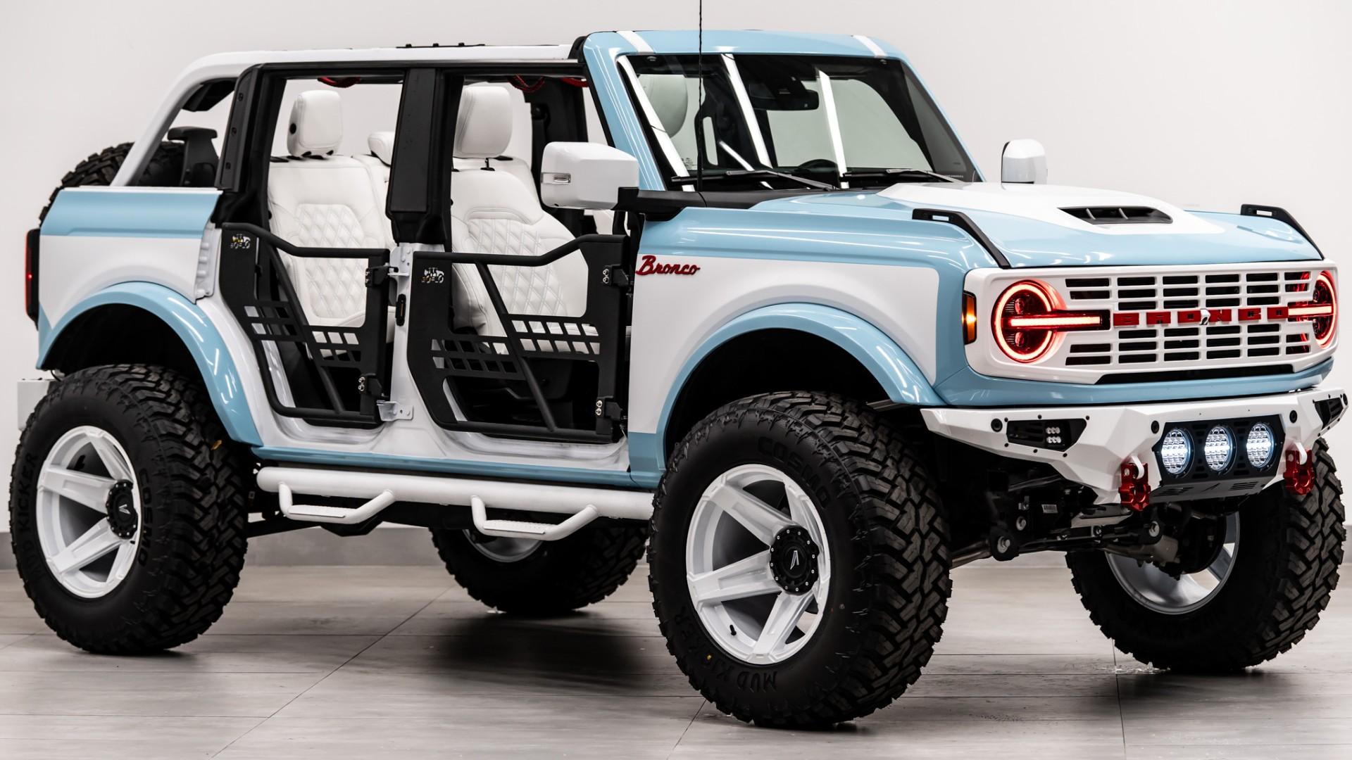 2025 FORD BRONCO in Blue, photo 13 of 60