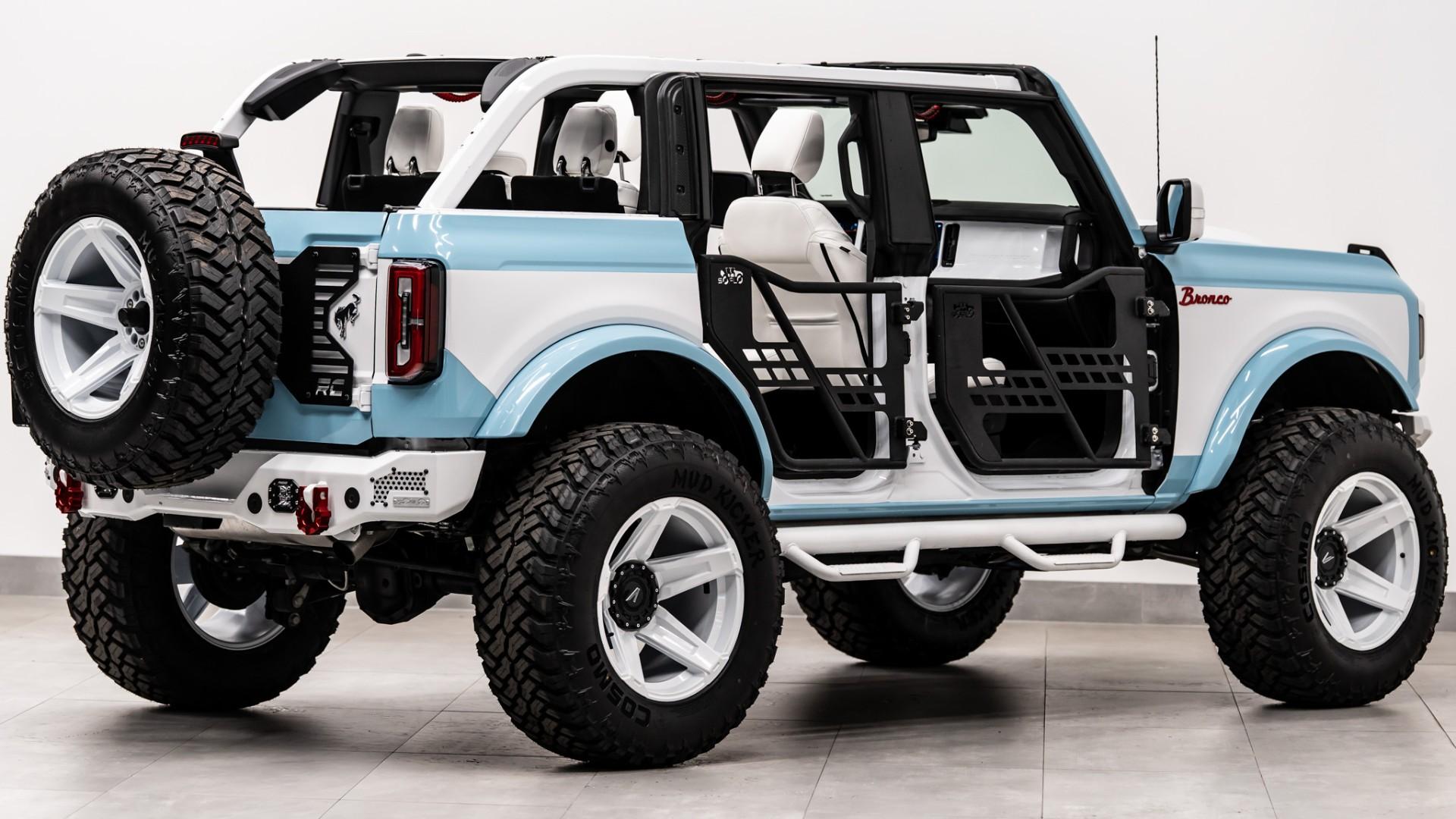 2025 FORD BRONCO in Blue, photo 14 of 60